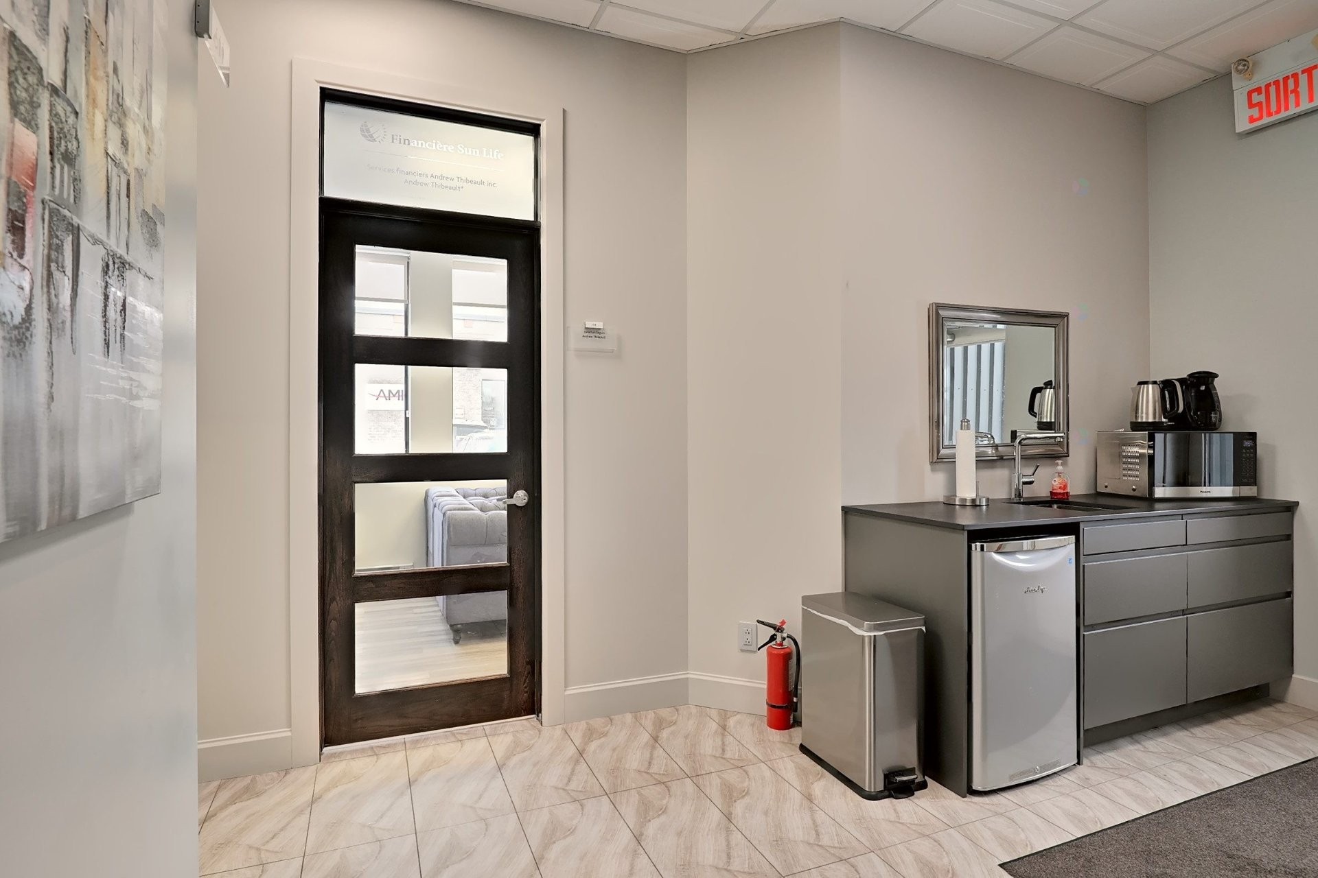 









2230


Rue King O.

,
Sherbrooke (Les Nations),




QC
J1J2E8

