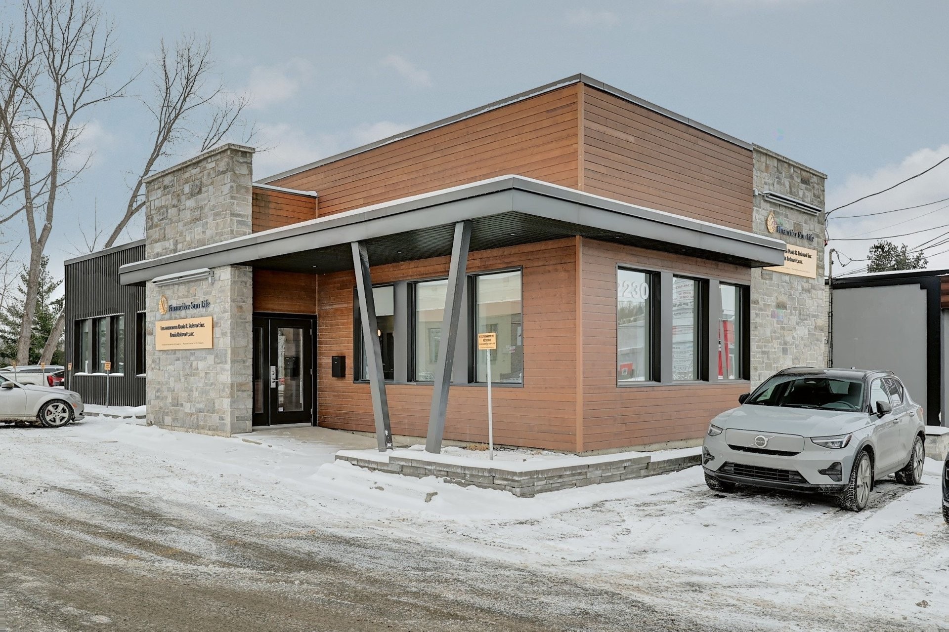 









2230


Rue King O.

,
Sherbrooke (Les Nations),




QC
J1J2E8

