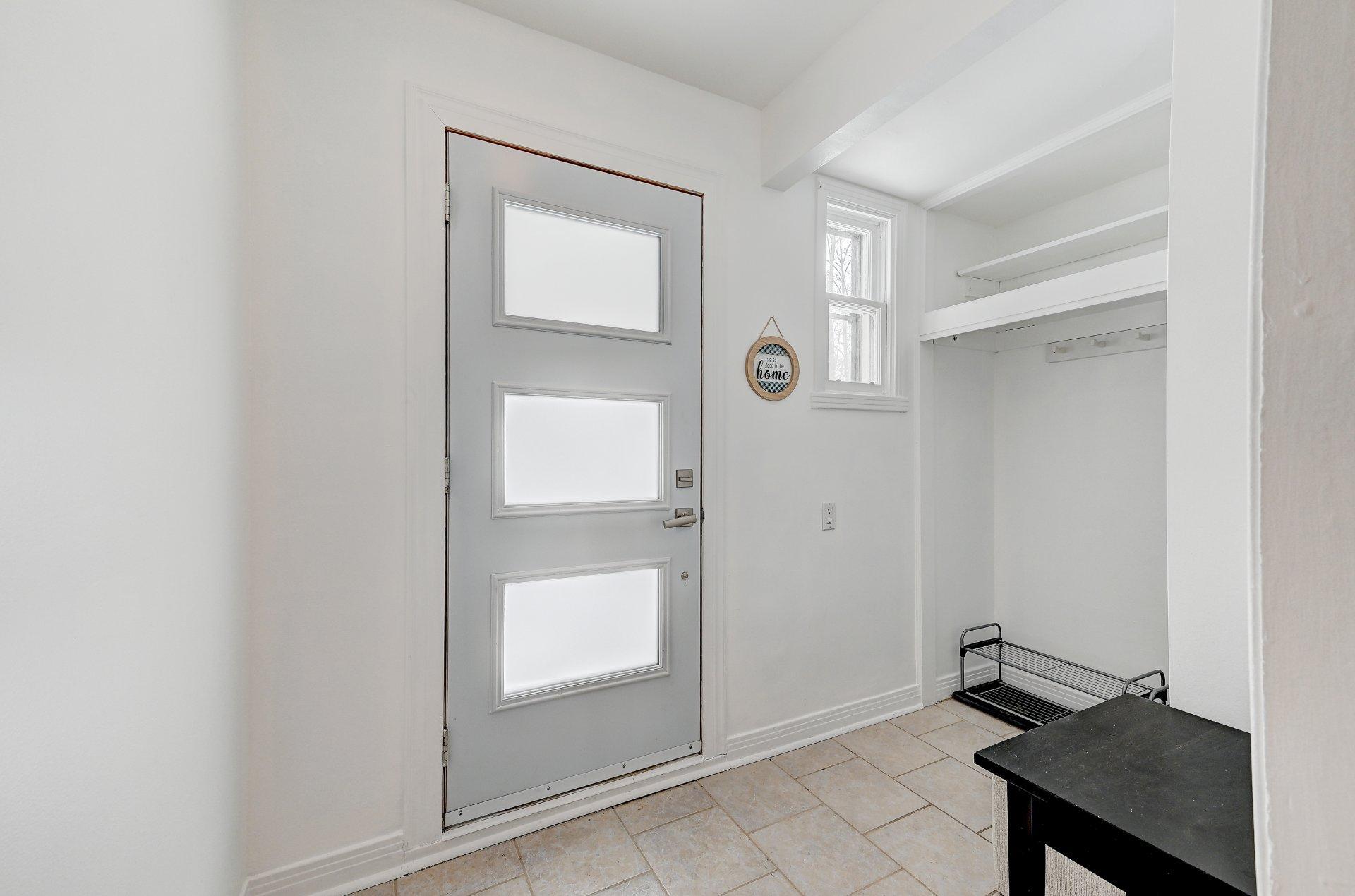 









478


Rue de Verchères

,
Longueuil (Greenfield Park),




QC
J4V2B9

