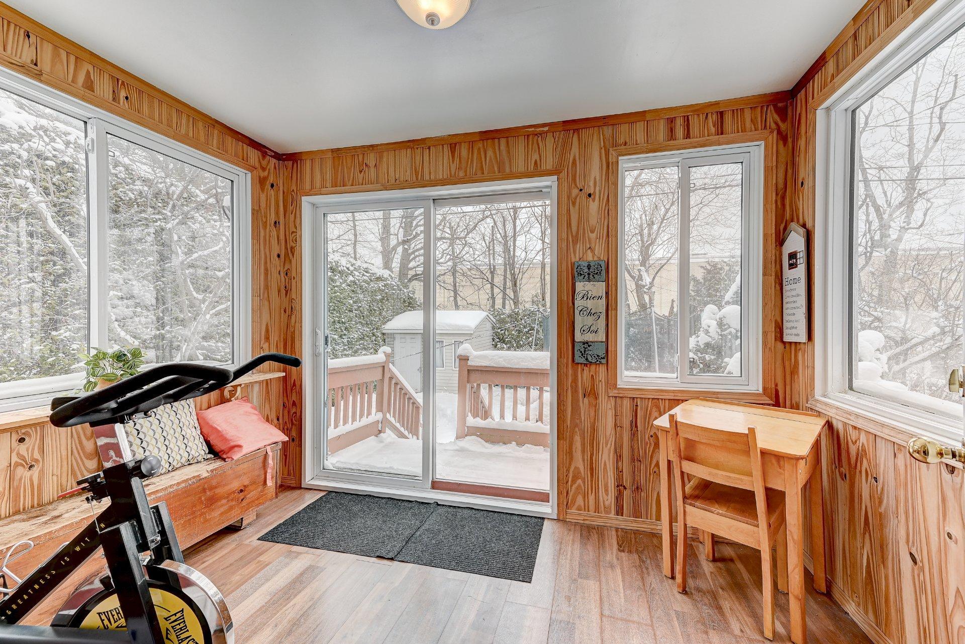 









478


Rue de Verchères

,
Longueuil (Greenfield Park),




QC
J4V2B9

