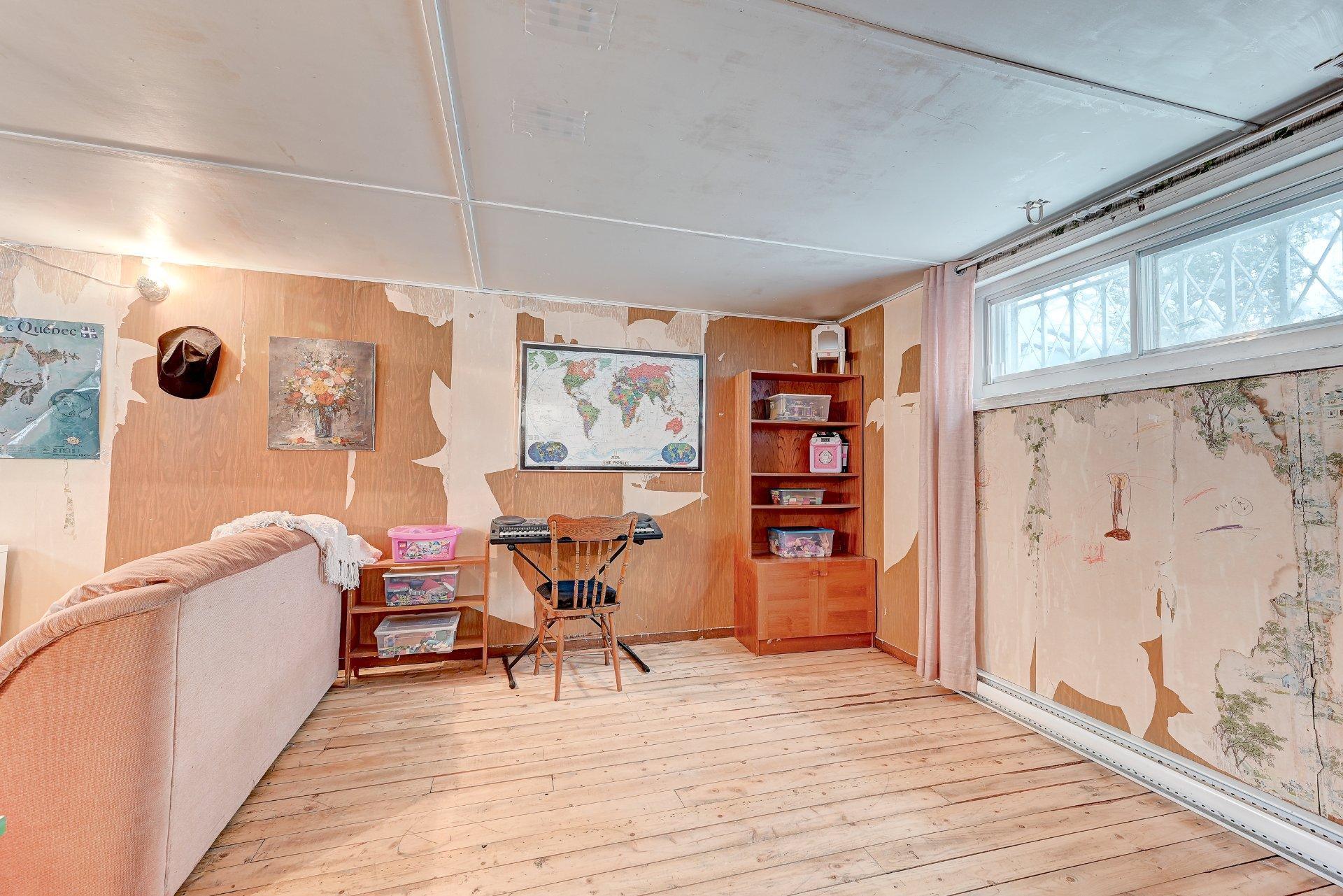 









478


Rue de Verchères

,
Longueuil (Greenfield Park),




QC
J4V2B9

