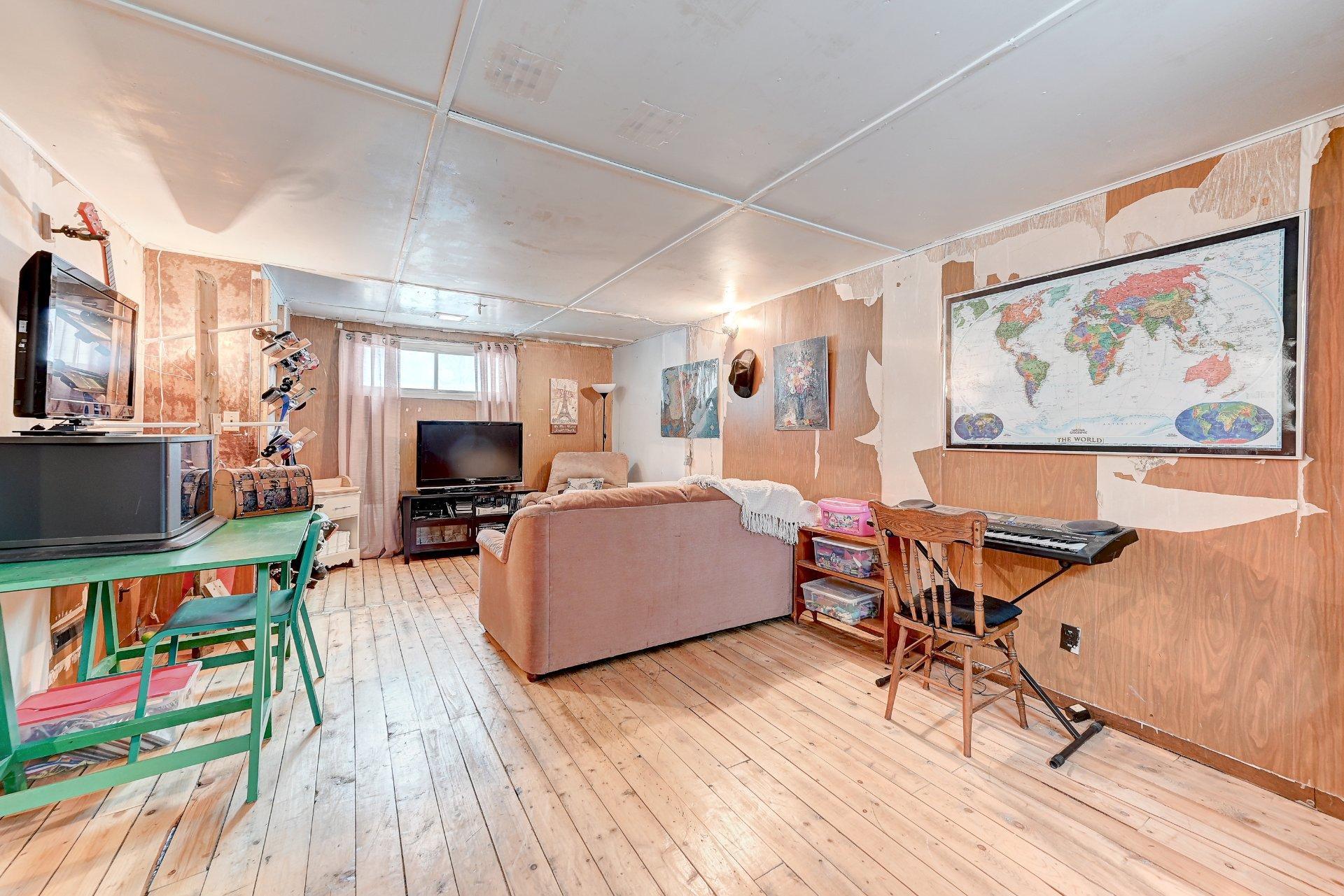 









478


Rue de Verchères

,
Longueuil (Greenfield Park),




QC
J4V2B9

