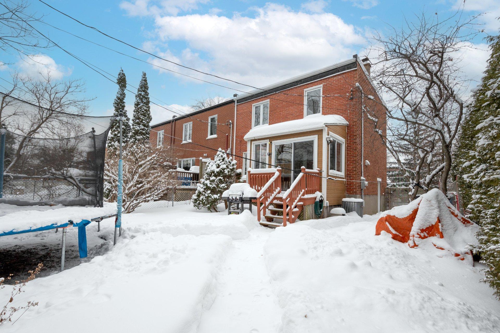 









478


Rue de Verchères

,
Longueuil (Greenfield Park),




QC
J4V2B9

