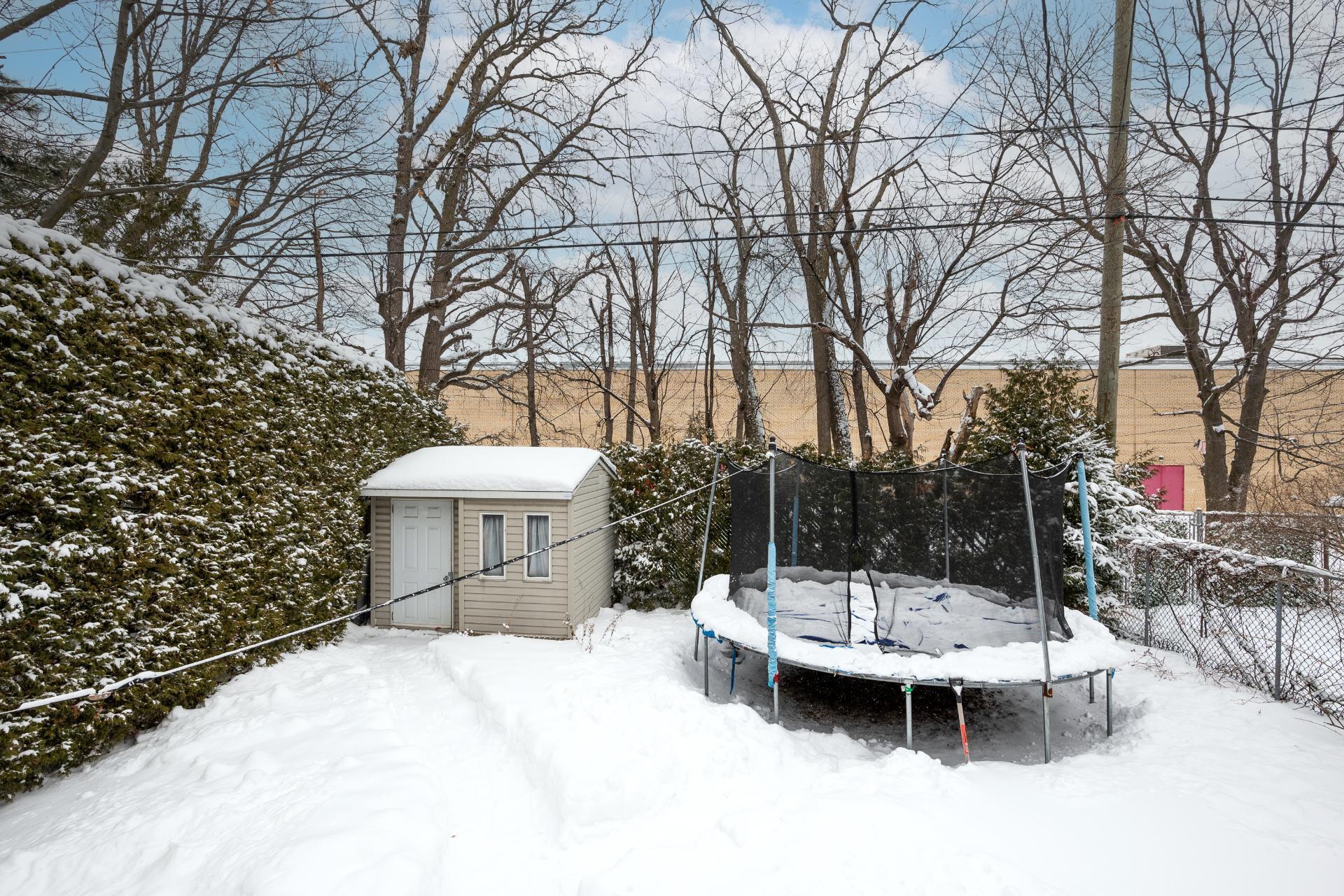 









478


Rue de Verchères

,
Longueuil (Greenfield Park),




QC
J4V2B9

