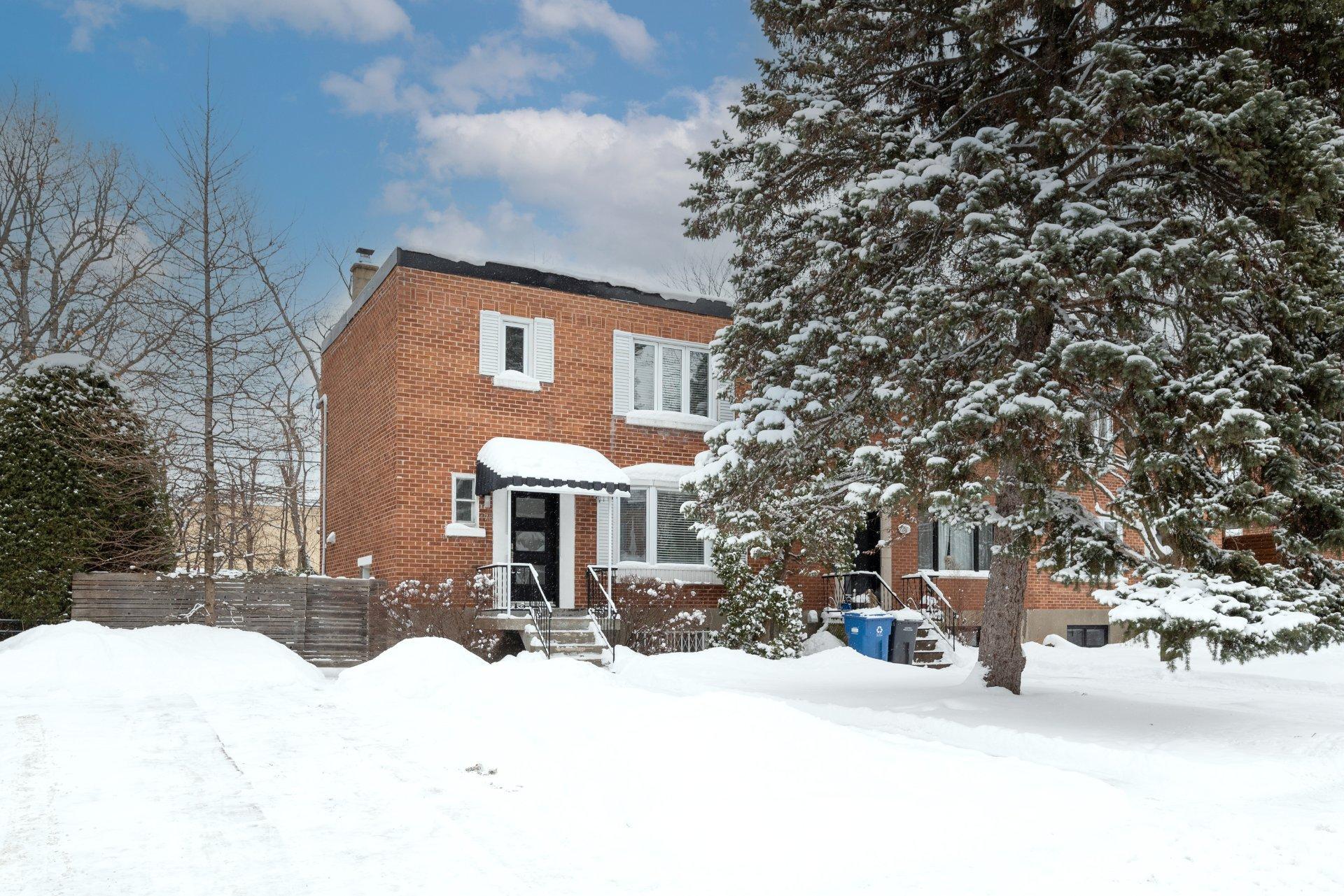 









478


Rue de Verchères

,
Longueuil (Greenfield Park),




QC
J4V2B9

