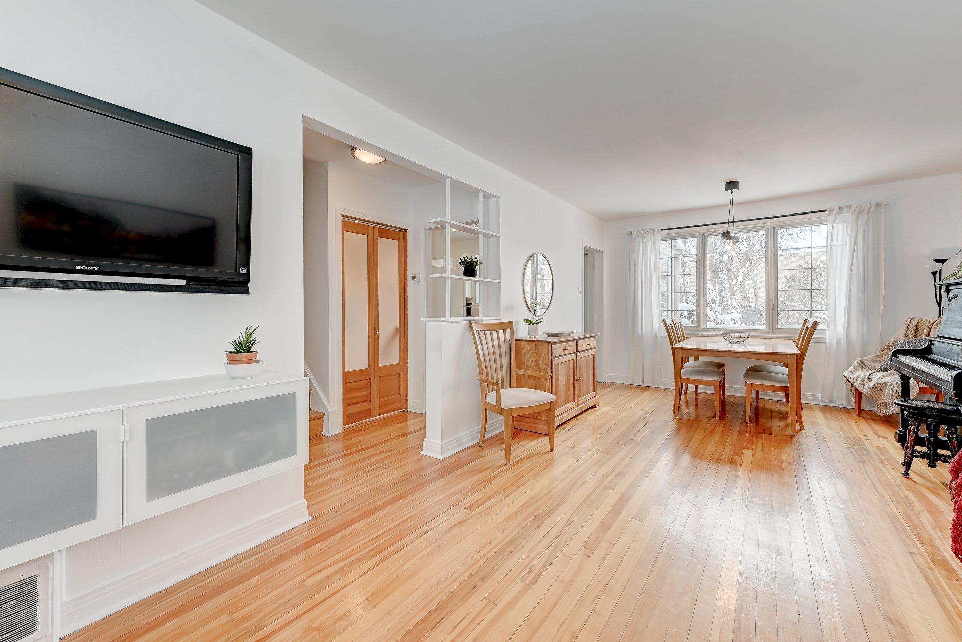 









478


Rue de Verchères

,
Longueuil (Greenfield Park),




QC
J4V2B9

