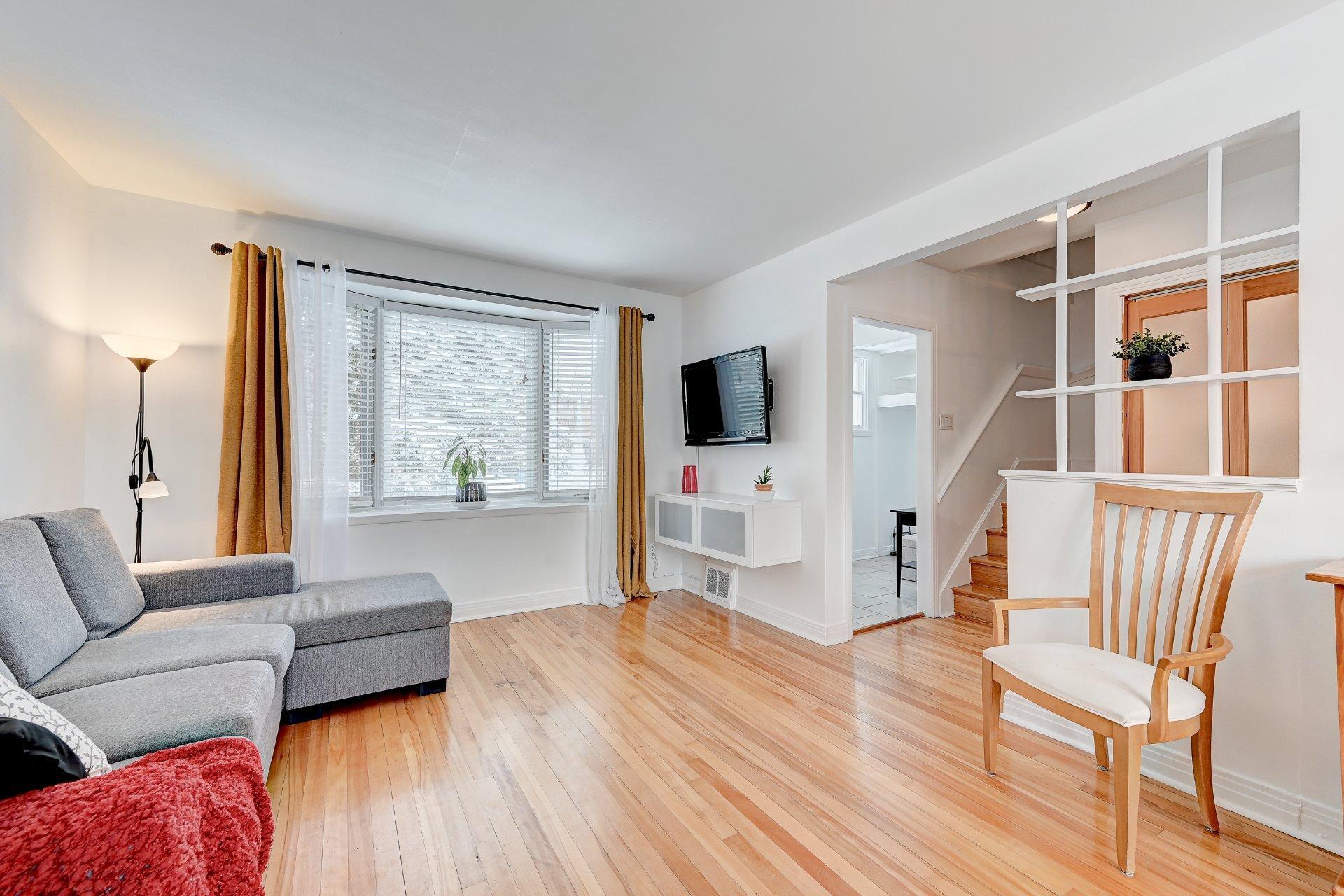 









478


Rue de Verchères

,
Longueuil (Greenfield Park),




QC
J4V2B9

