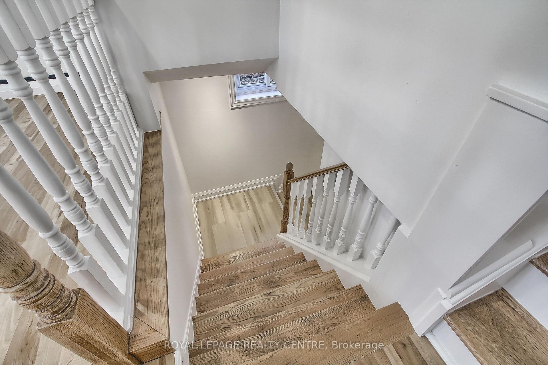 









2552


Whaley

Drive, Lower,
Mississauga,




ON
L5B 1X2

