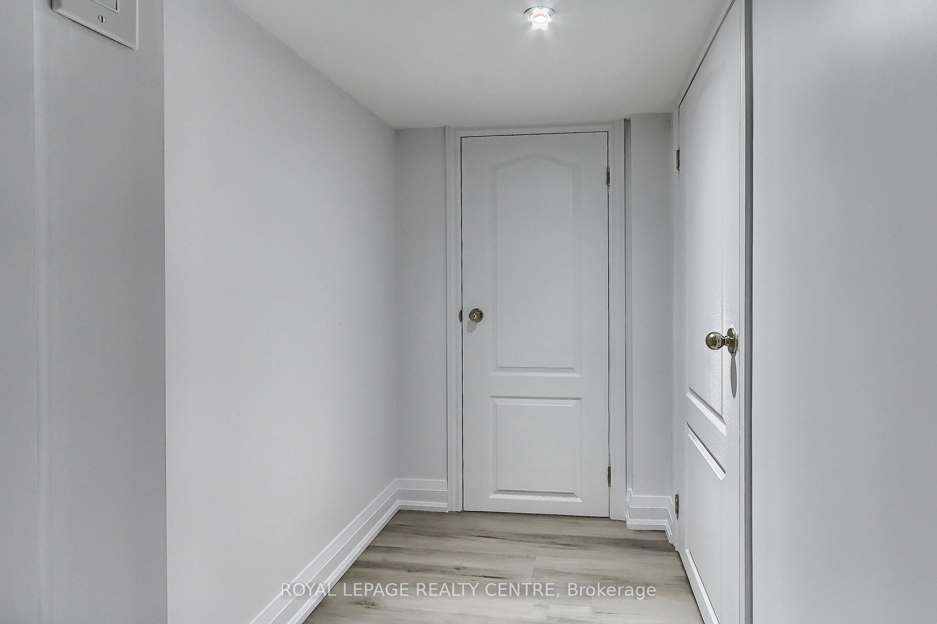 









2552


Whaley

Drive, Lower,
Mississauga,




ON
L5B 1X2

