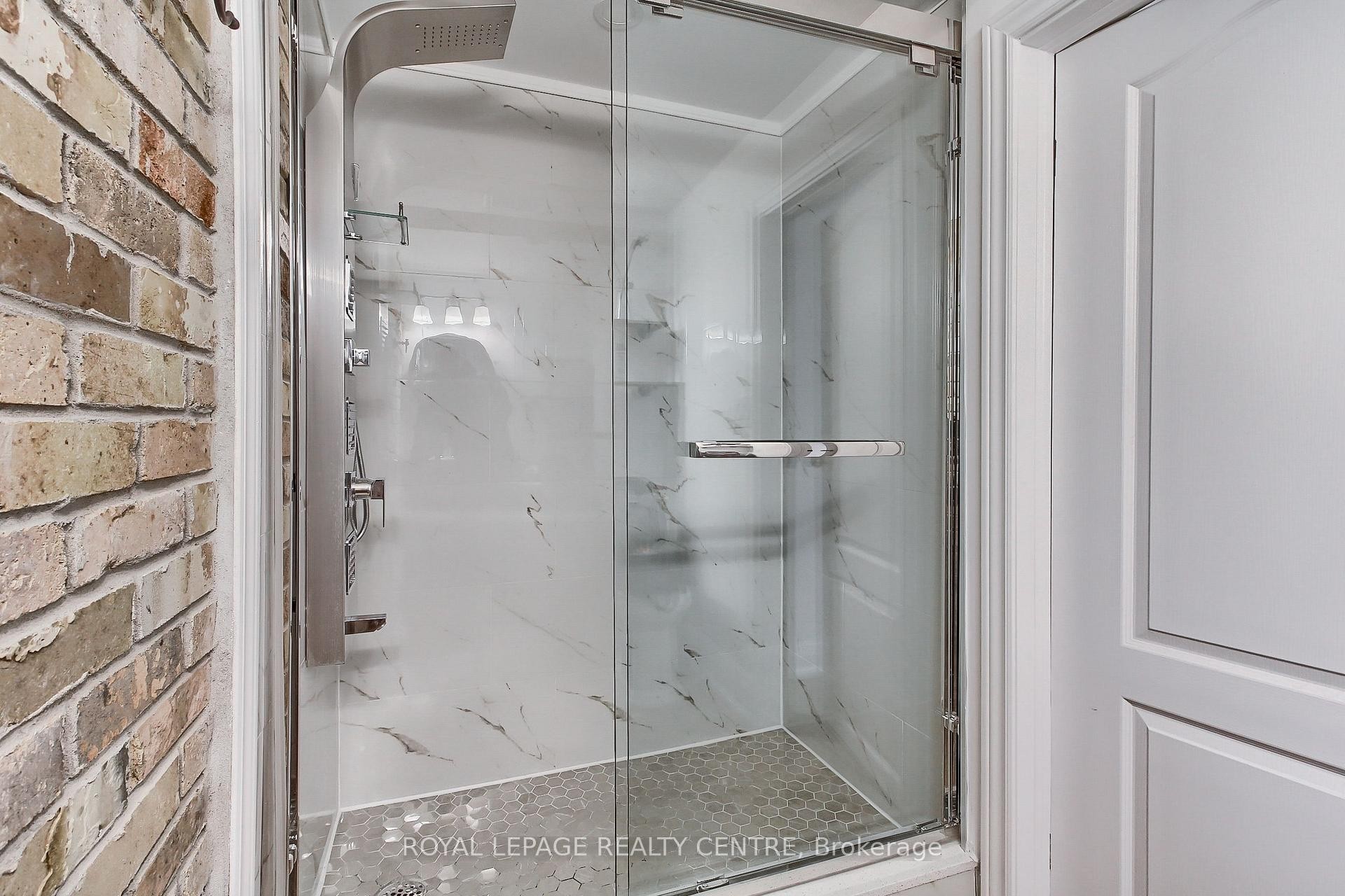 









2552


Whaley

Drive, Lower,
Mississauga,




ON
L5B 1X2

