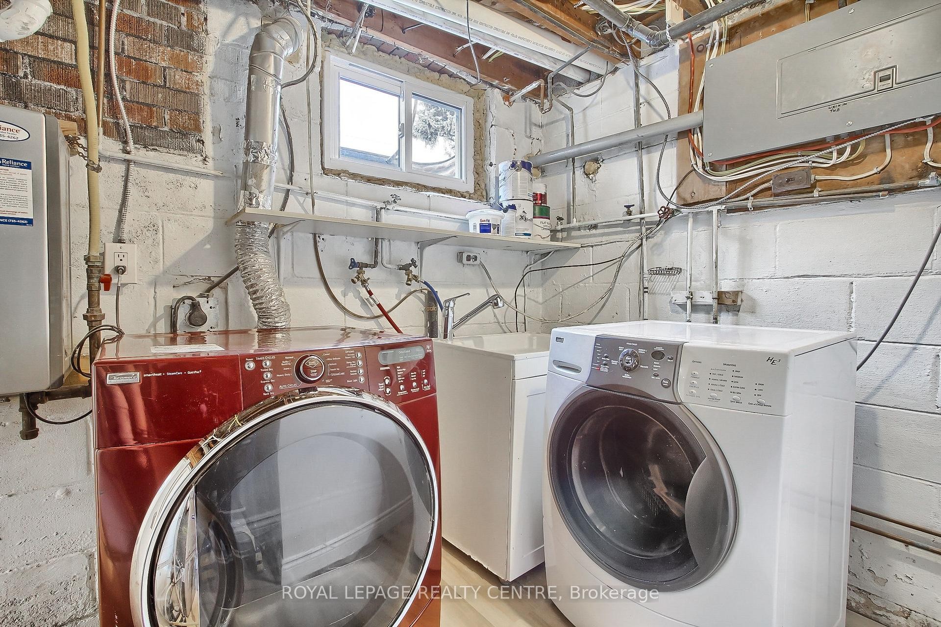 









2552


Whaley

Drive, Lower,
Mississauga,




ON
L5B 1X2

