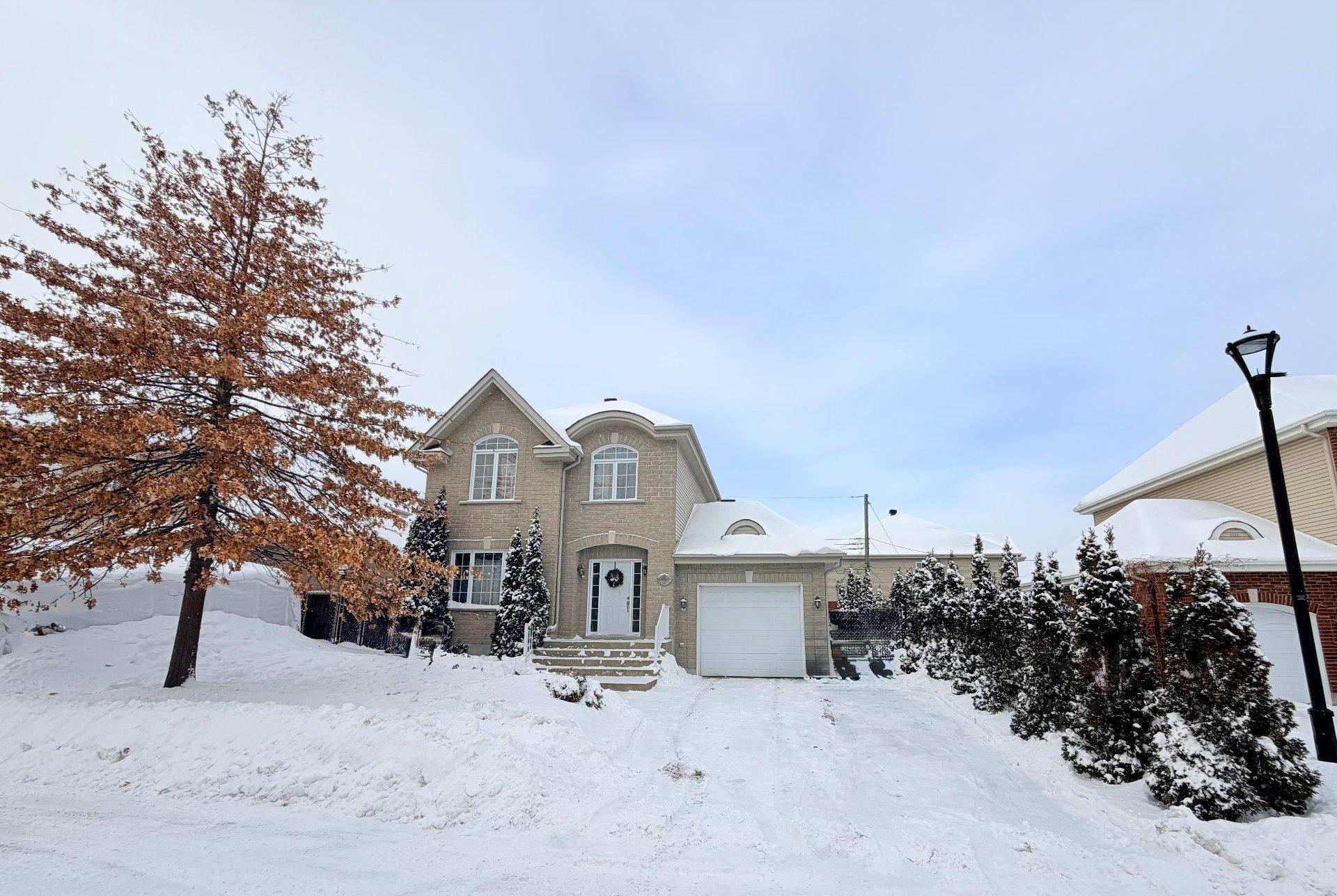 









4946


Rue Évariste-Chaurette

,
Montréal (Pierrefonds-Roxboro),




QC
H9J4E1

