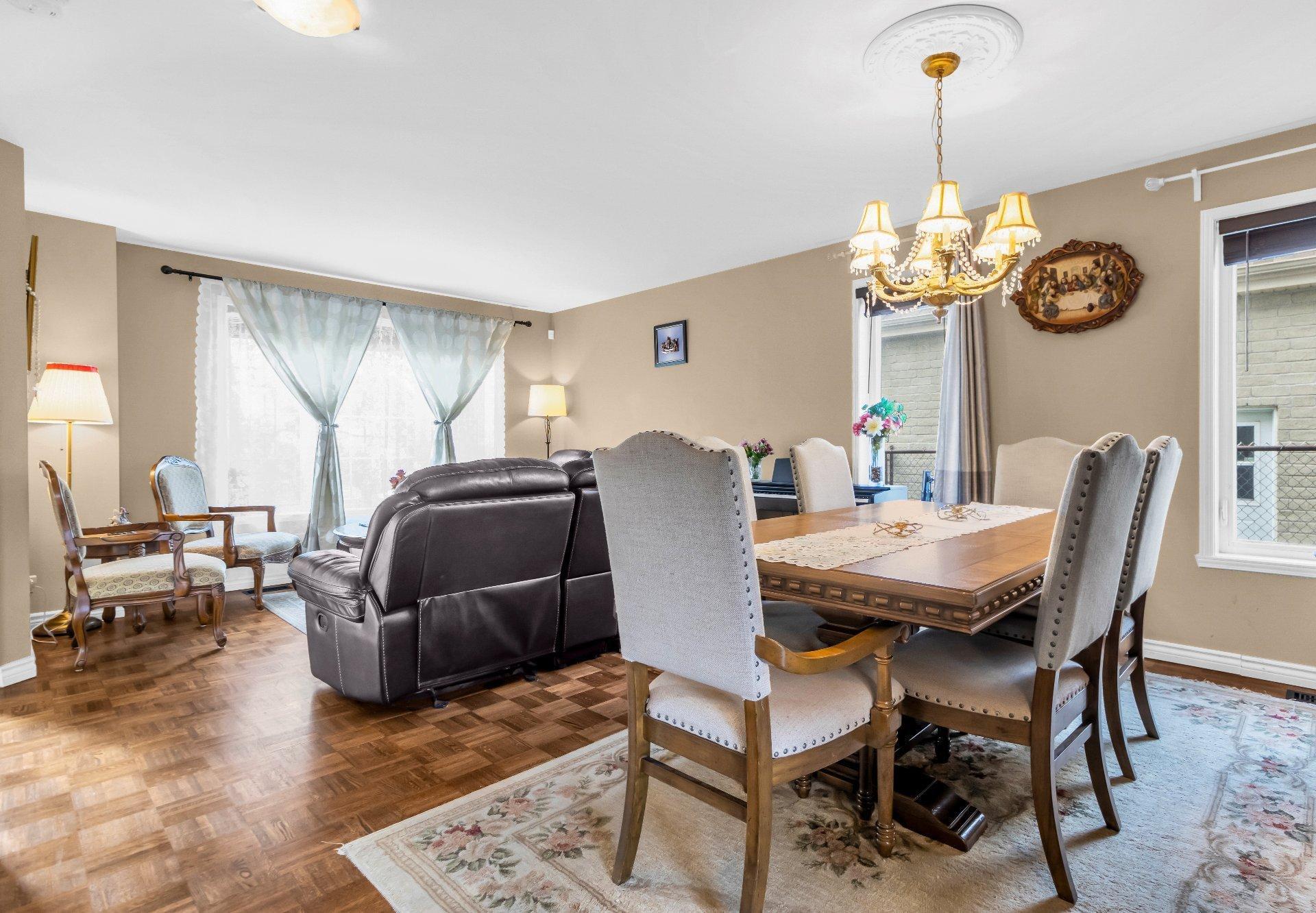 









4946


Rue Évariste-Chaurette

,
Montréal (Pierrefonds-Roxboro),




QC
H9J4E1

