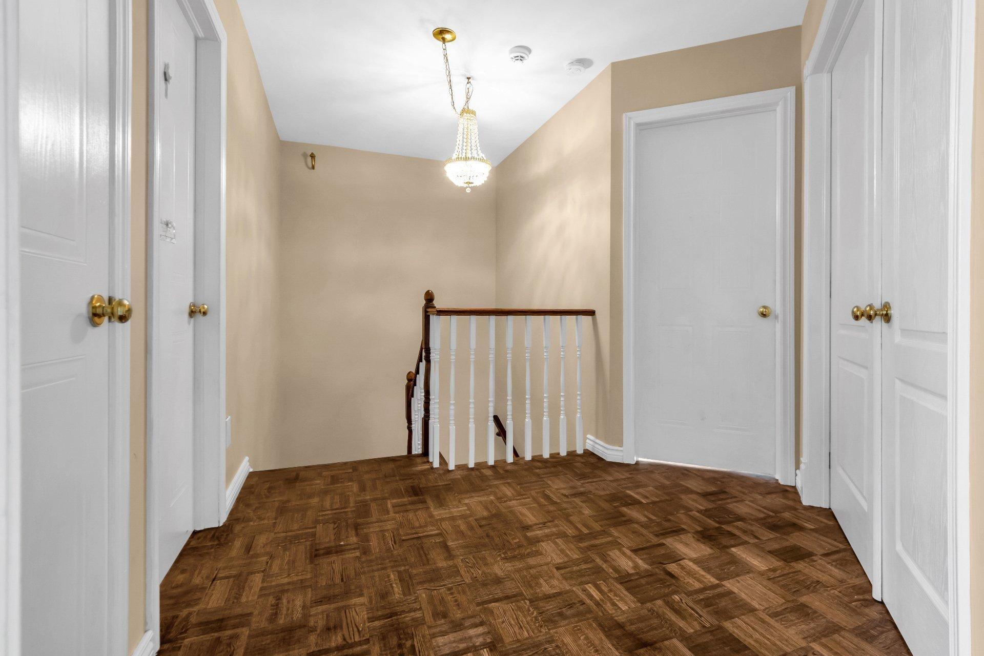 









4946


Rue Évariste-Chaurette

,
Montréal (Pierrefonds-Roxboro),




QC
H9J4E1

