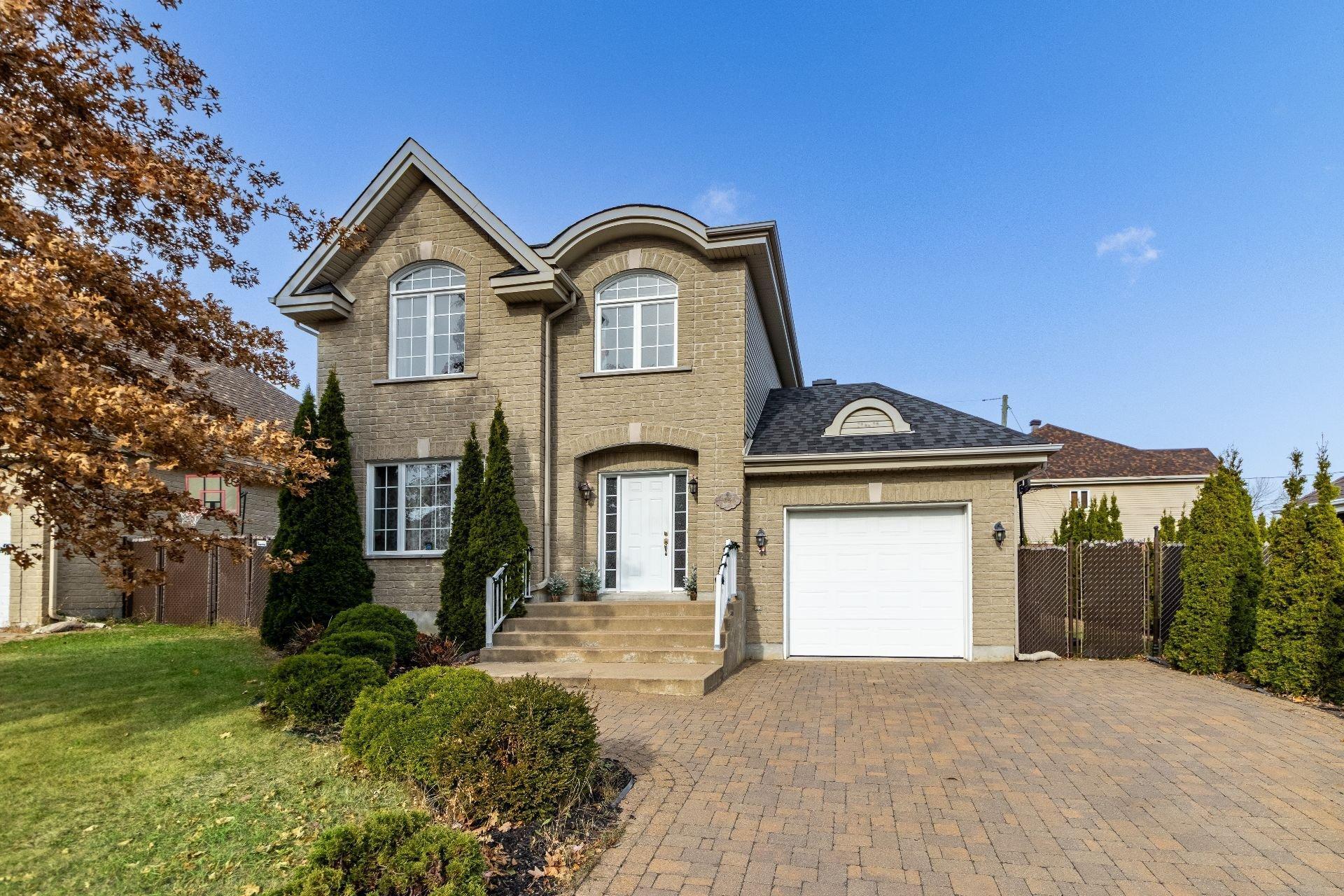 









4946


Rue Évariste-Chaurette

,
Montréal (Pierrefonds-Roxboro),




QC
H9J4E1

