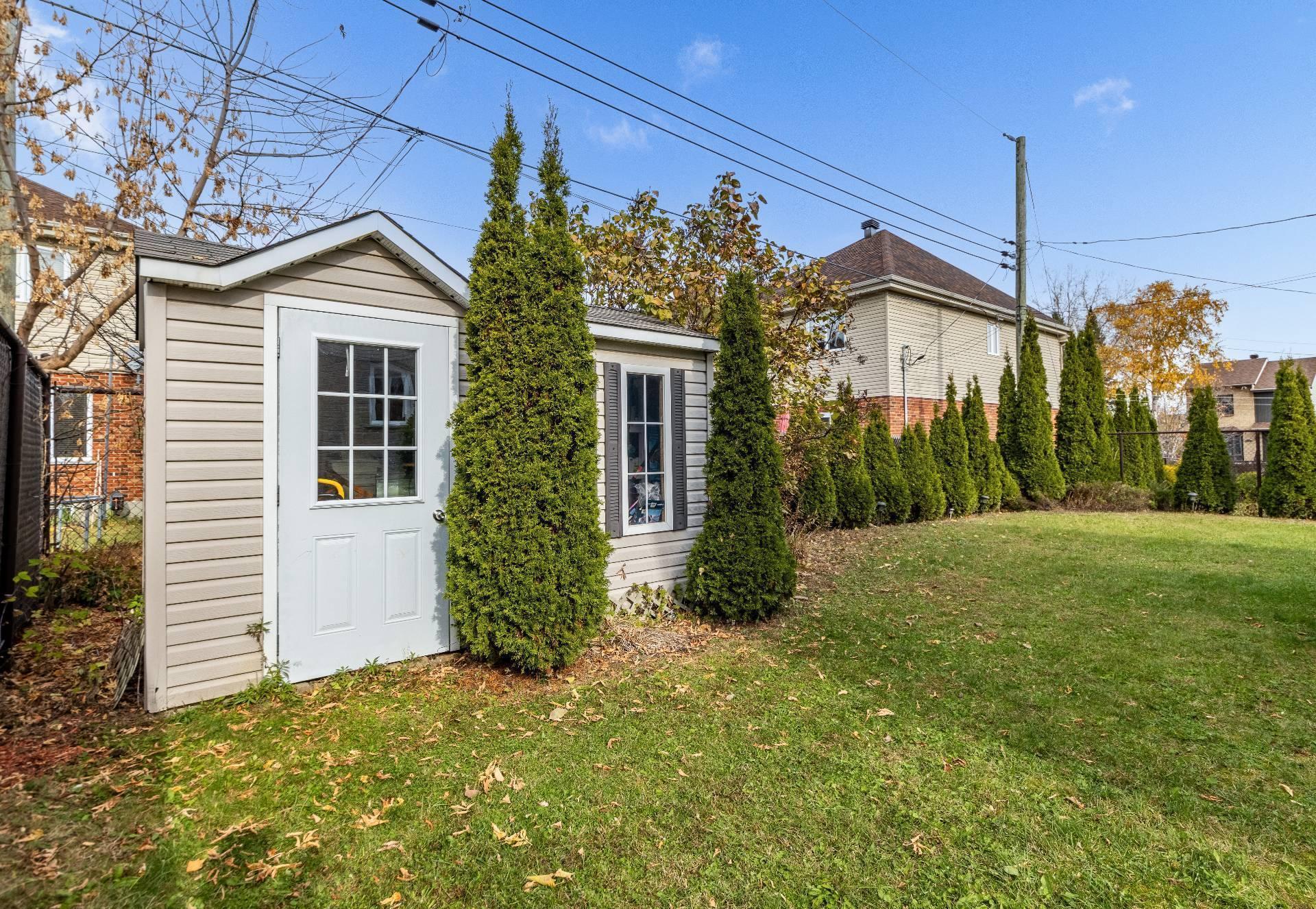 









4946


Rue Évariste-Chaurette

,
Montréal (Pierrefonds-Roxboro),




QC
H9J4E1

