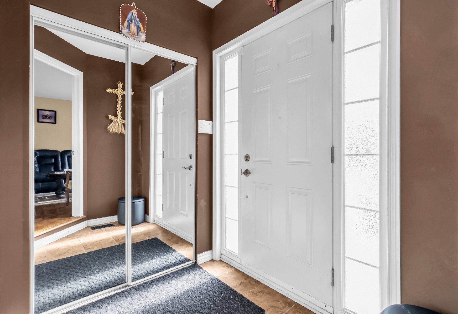 









4946


Rue Évariste-Chaurette

,
Montréal (Pierrefonds-Roxboro),




QC
H9J4E1

