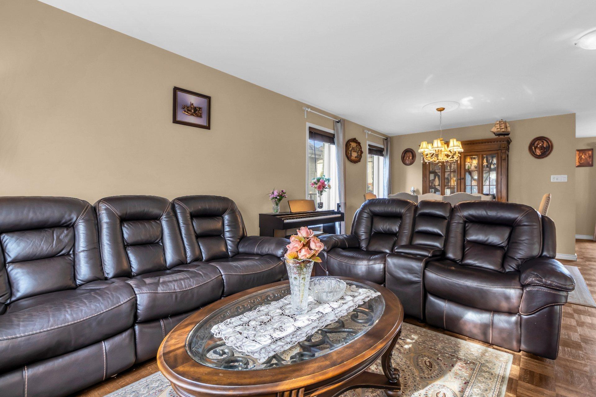 









4946


Rue Évariste-Chaurette

,
Montréal (Pierrefonds-Roxboro),




QC
H9J4E1

