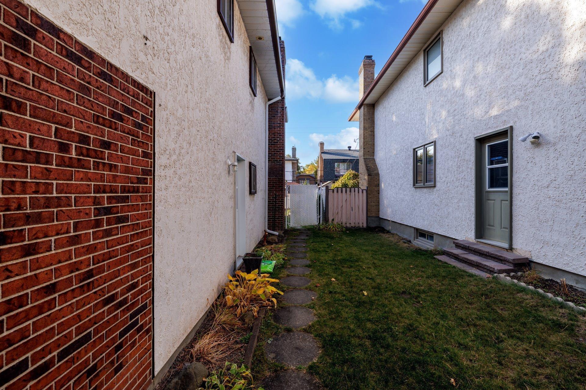 









8400


Boul. Pelletier

,
Brossard,




QC
J4X1N9

