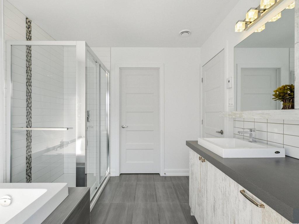 









4706


Rue des Ormes

,
Contrecoeur,




QC
J0L1C0

