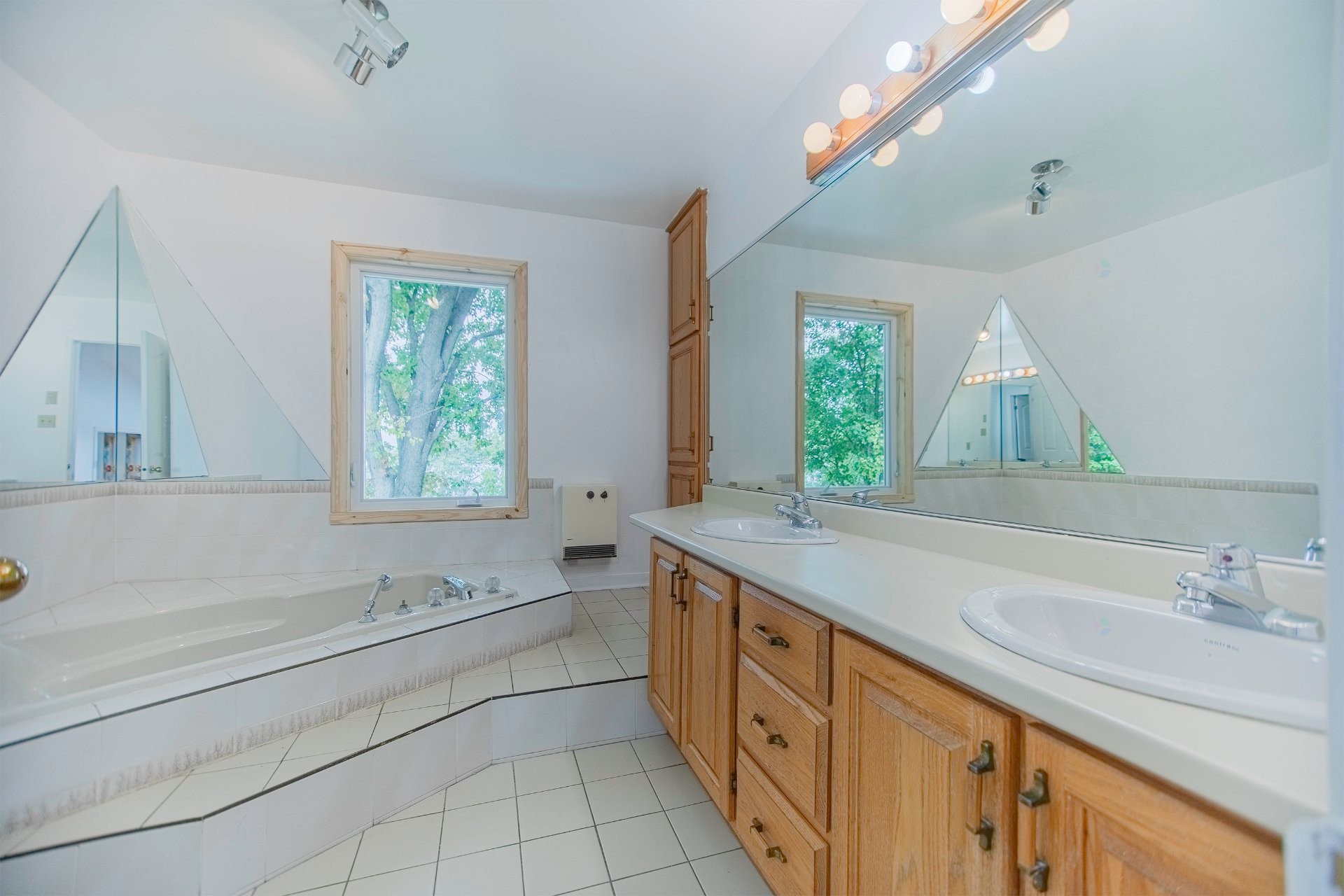 









377


Route Marie-Victorin

,
Verchères,




QC
J0L2R0

