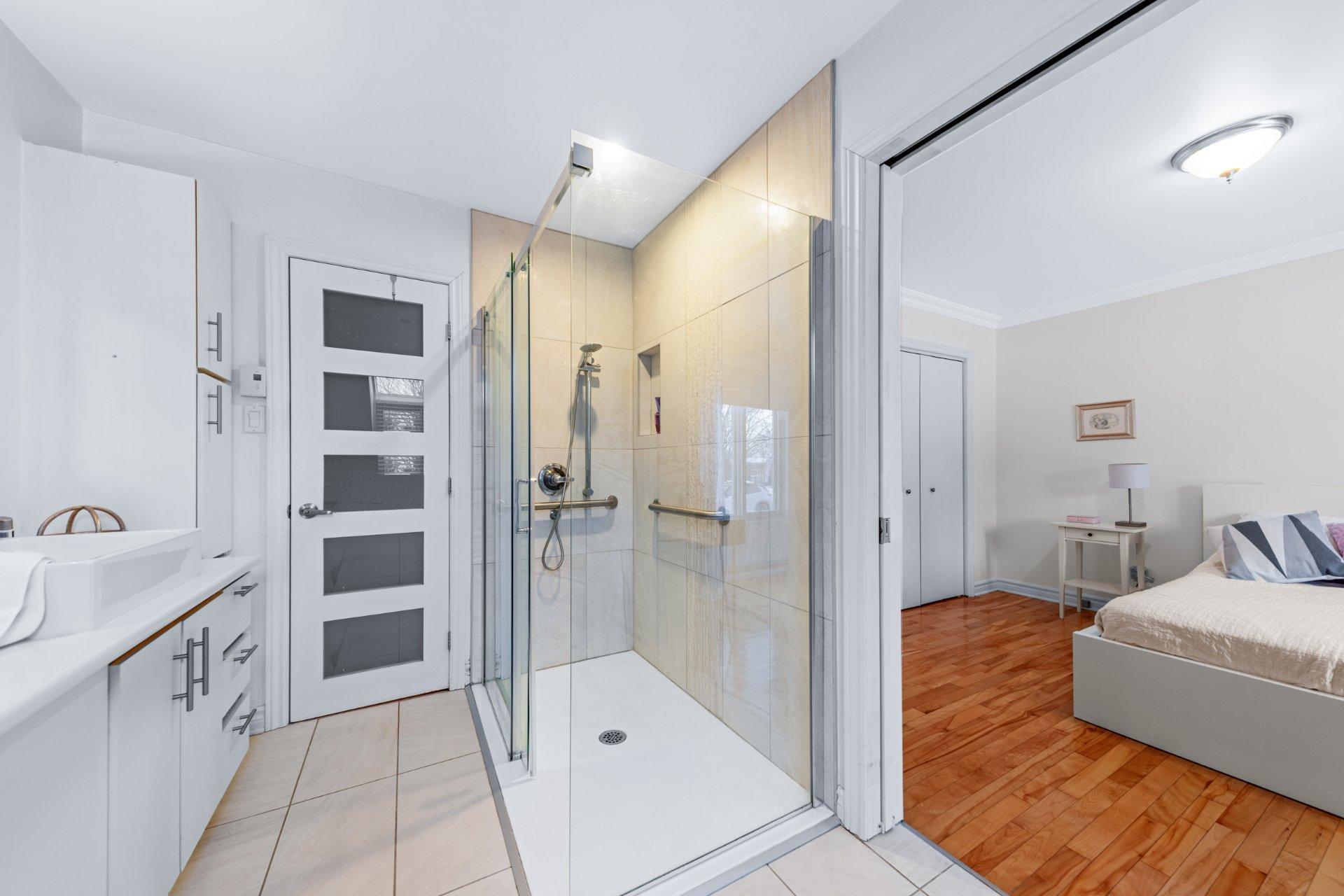 









223


Rue Laurin

,
Napierville,




QC
J0J1L0

