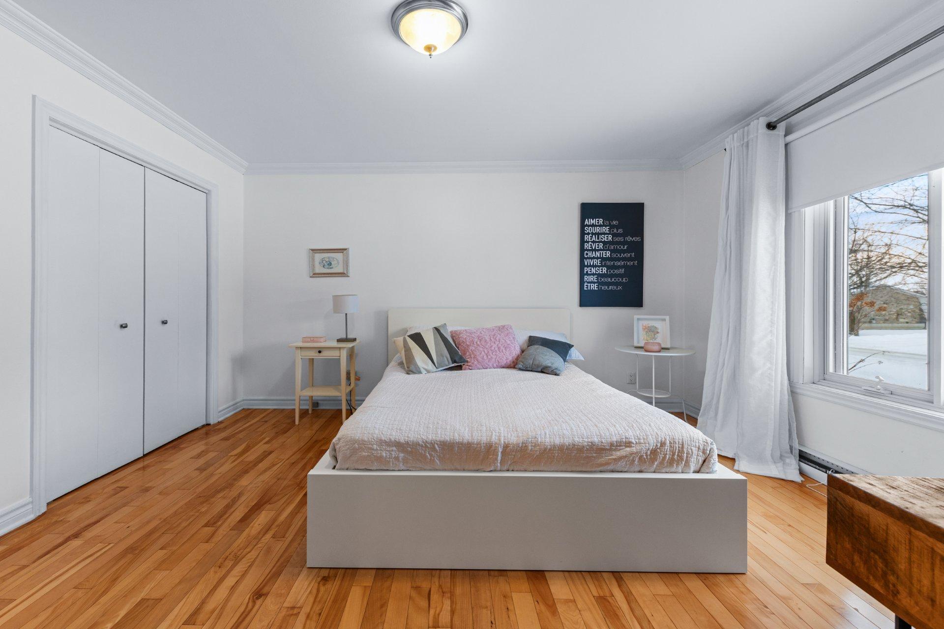 









223


Rue Laurin

,
Napierville,




QC
J0J1L0

