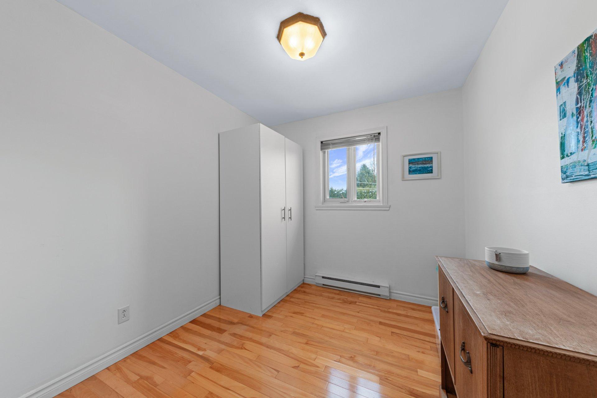 









223


Rue Laurin

,
Napierville,




QC
J0J1L0

