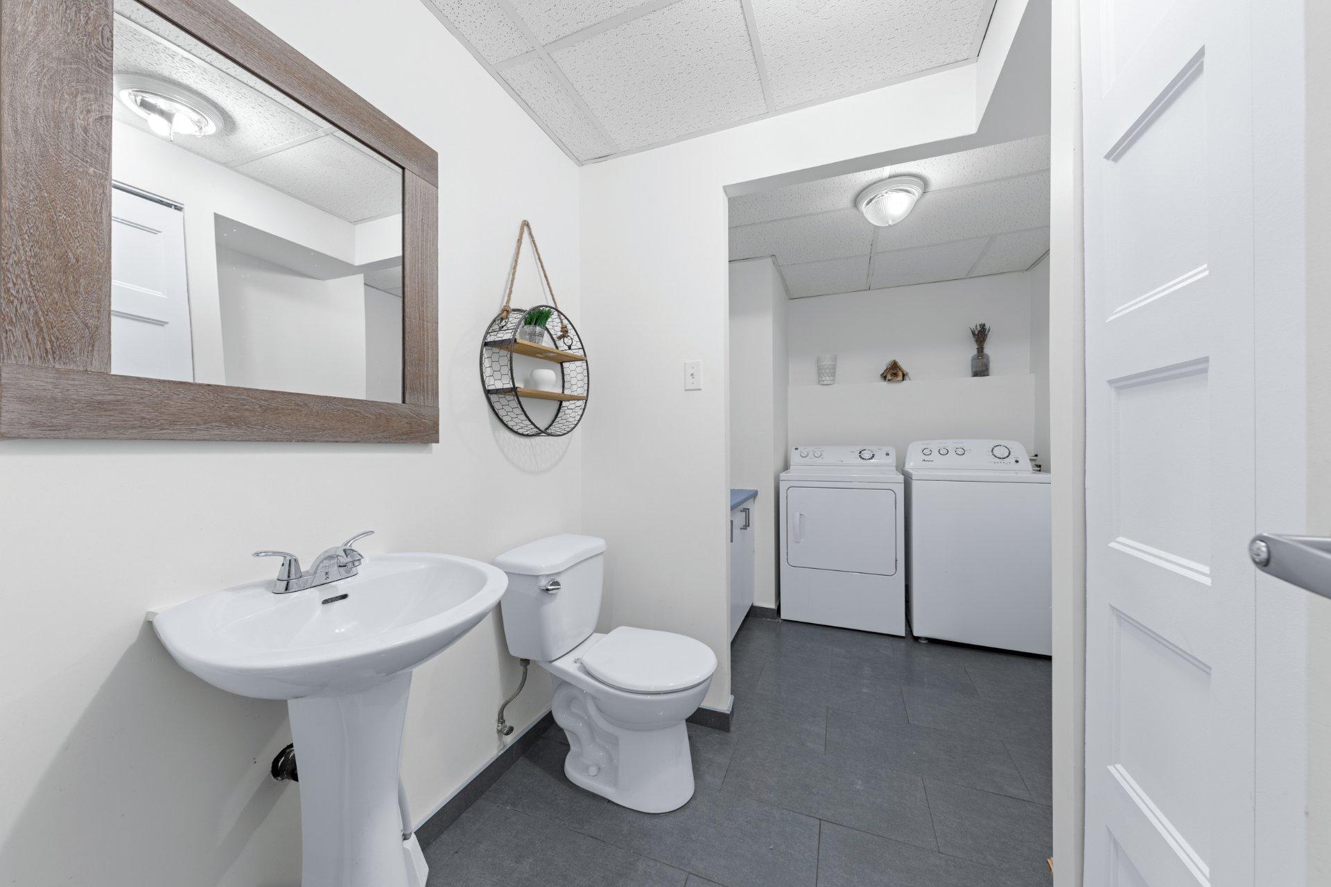 









223


Rue Laurin

,
Napierville,




QC
J0J1L0

