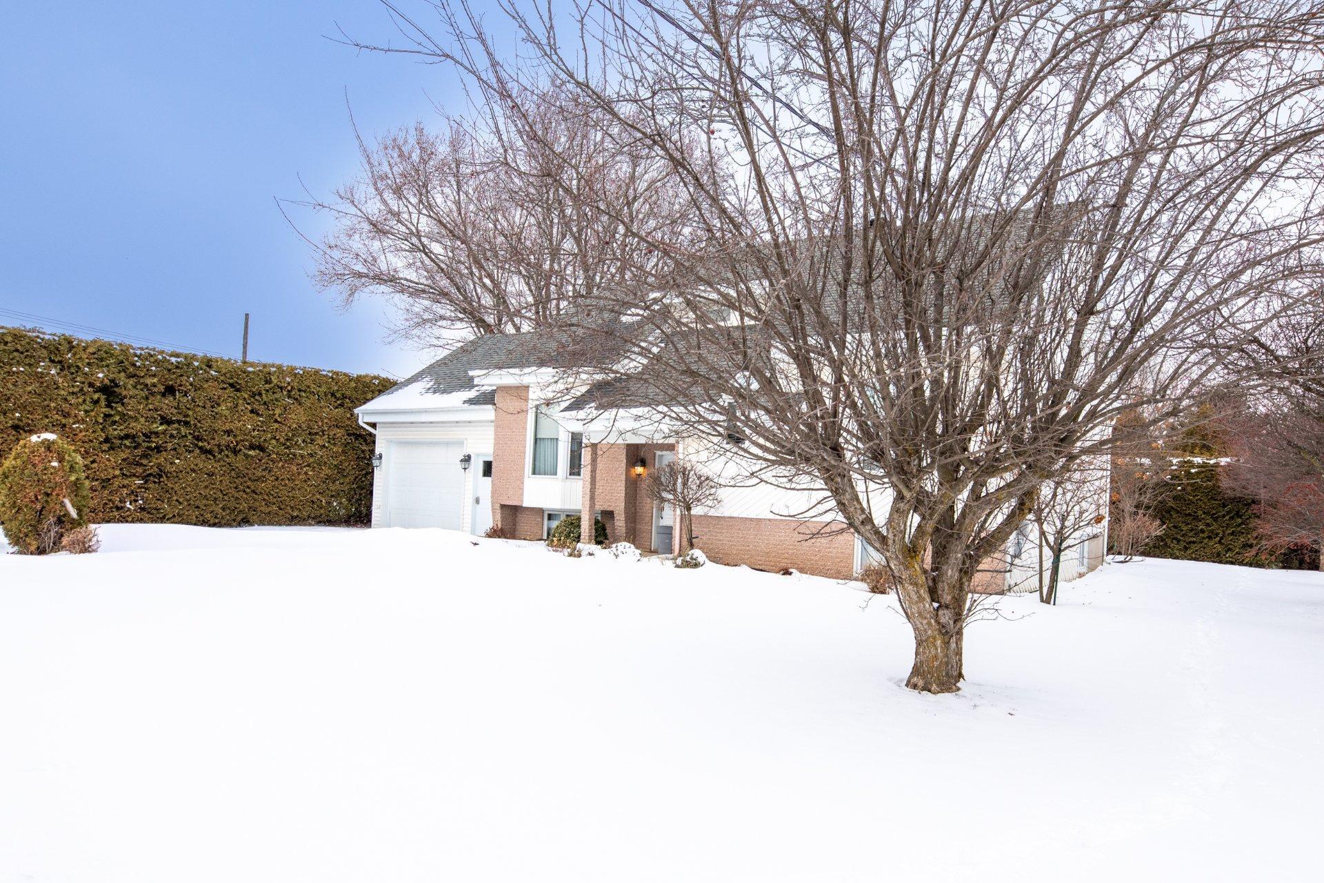 









223


Rue Laurin

,
Napierville,




QC
J0J1L0

