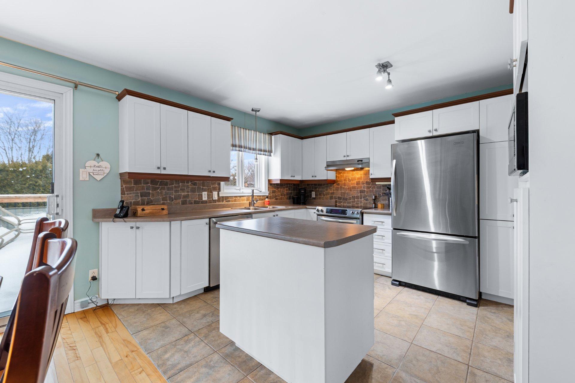 









223


Rue Laurin

,
Napierville,




QC
J0J1L0

