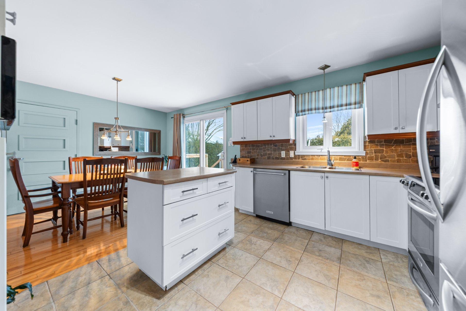 









223


Rue Laurin

,
Napierville,




QC
J0J1L0

