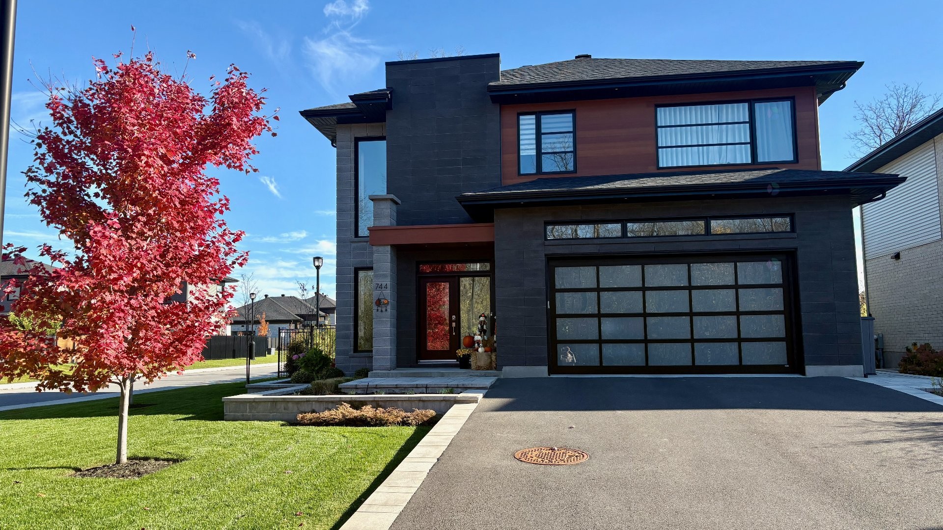 









744


Rue Paul-Doyon

,
Boucherville,




QC
J4B8R7

