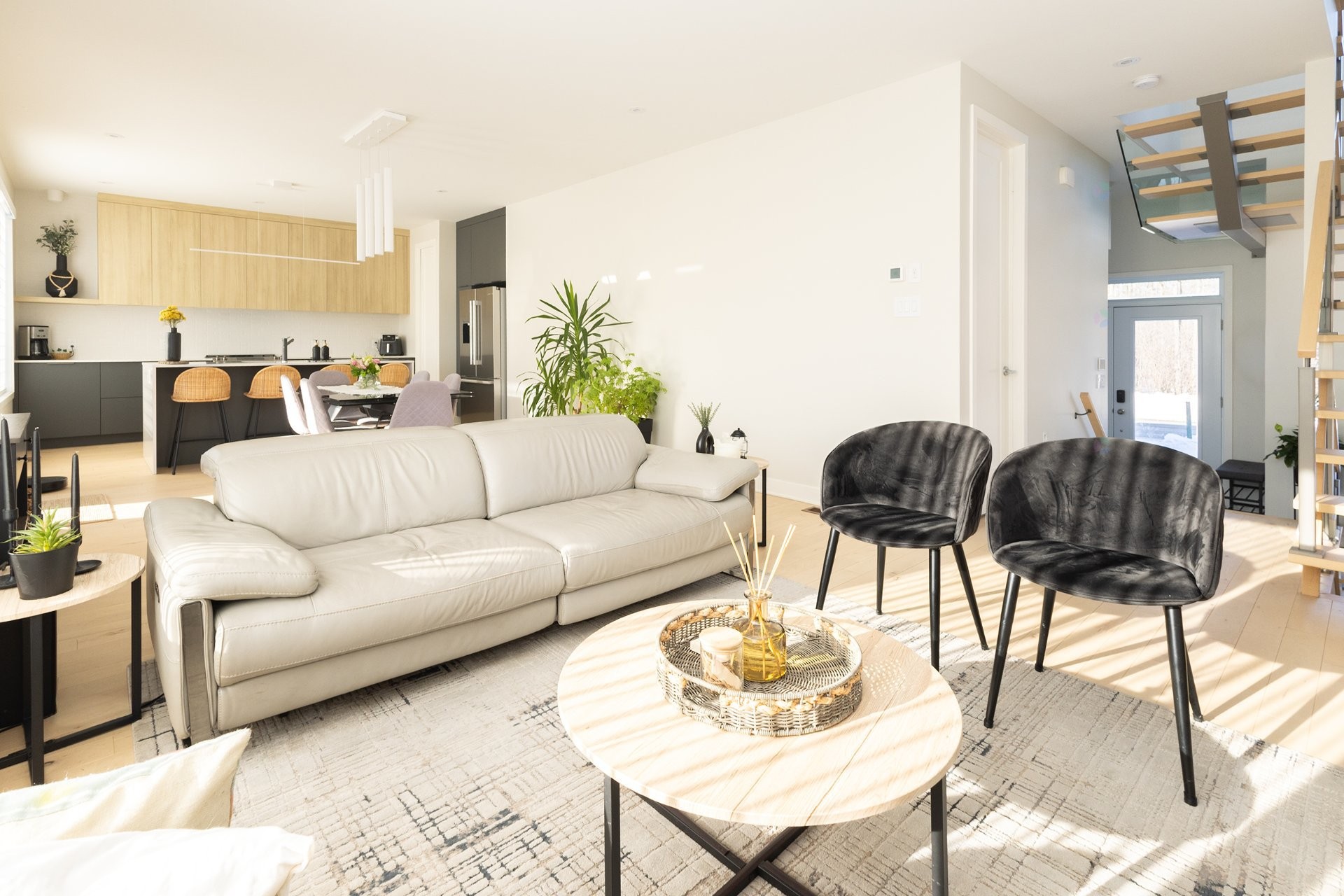 









744


Rue Paul-Doyon

,
Boucherville,




QC
J4B8R7

