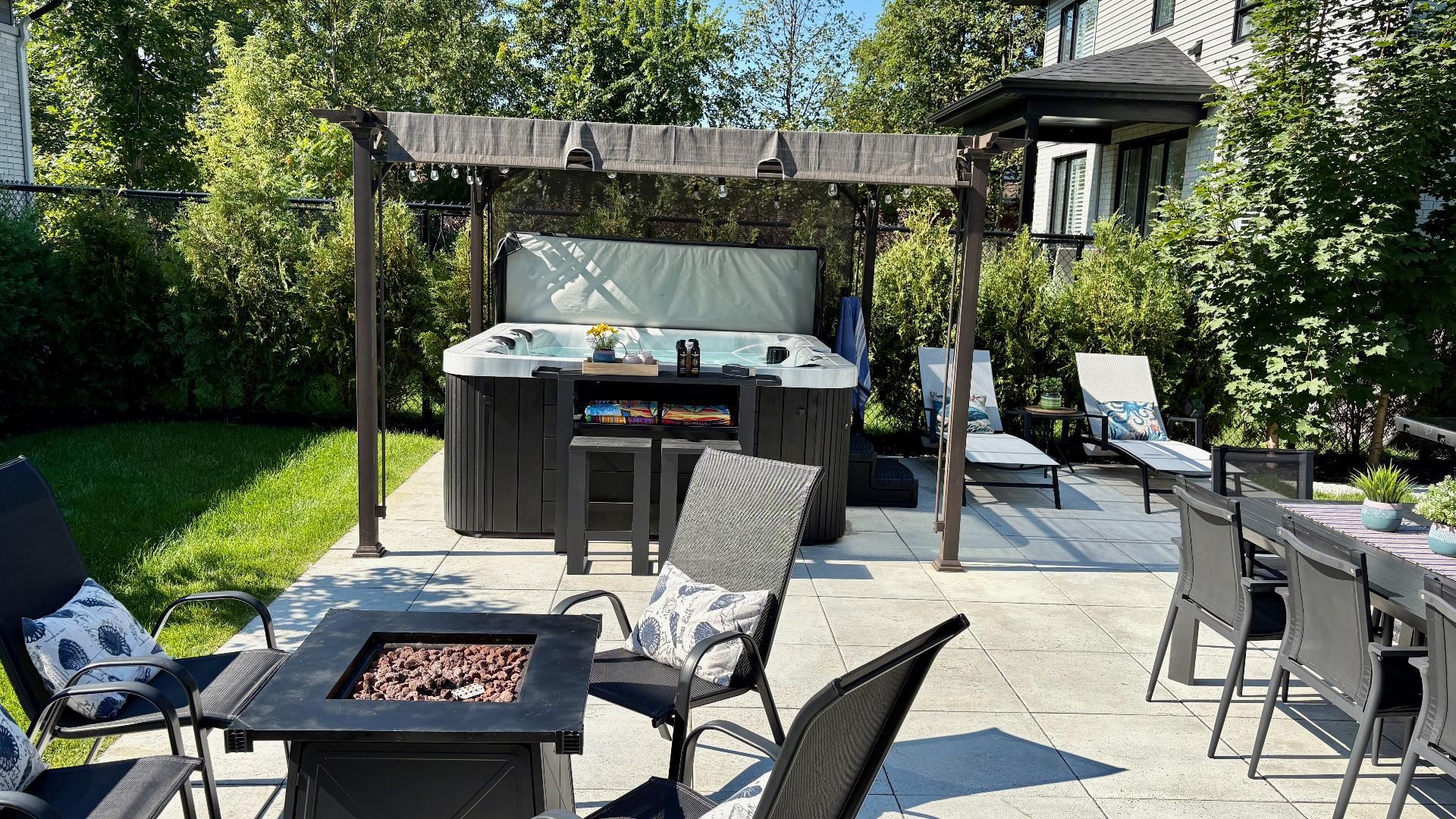 









744


Rue Paul-Doyon

,
Boucherville,




QC
J4B8R7

