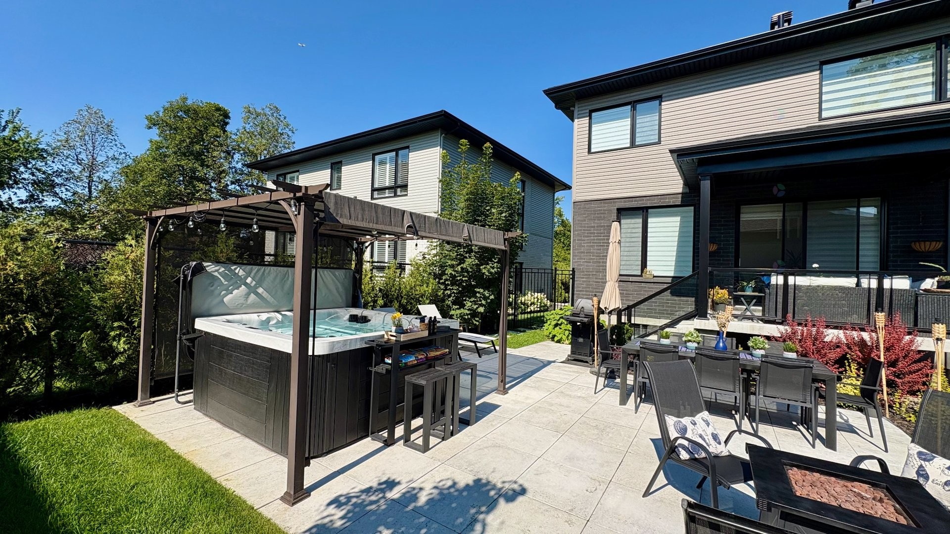 









744


Rue Paul-Doyon

,
Boucherville,




QC
J4B8R7

