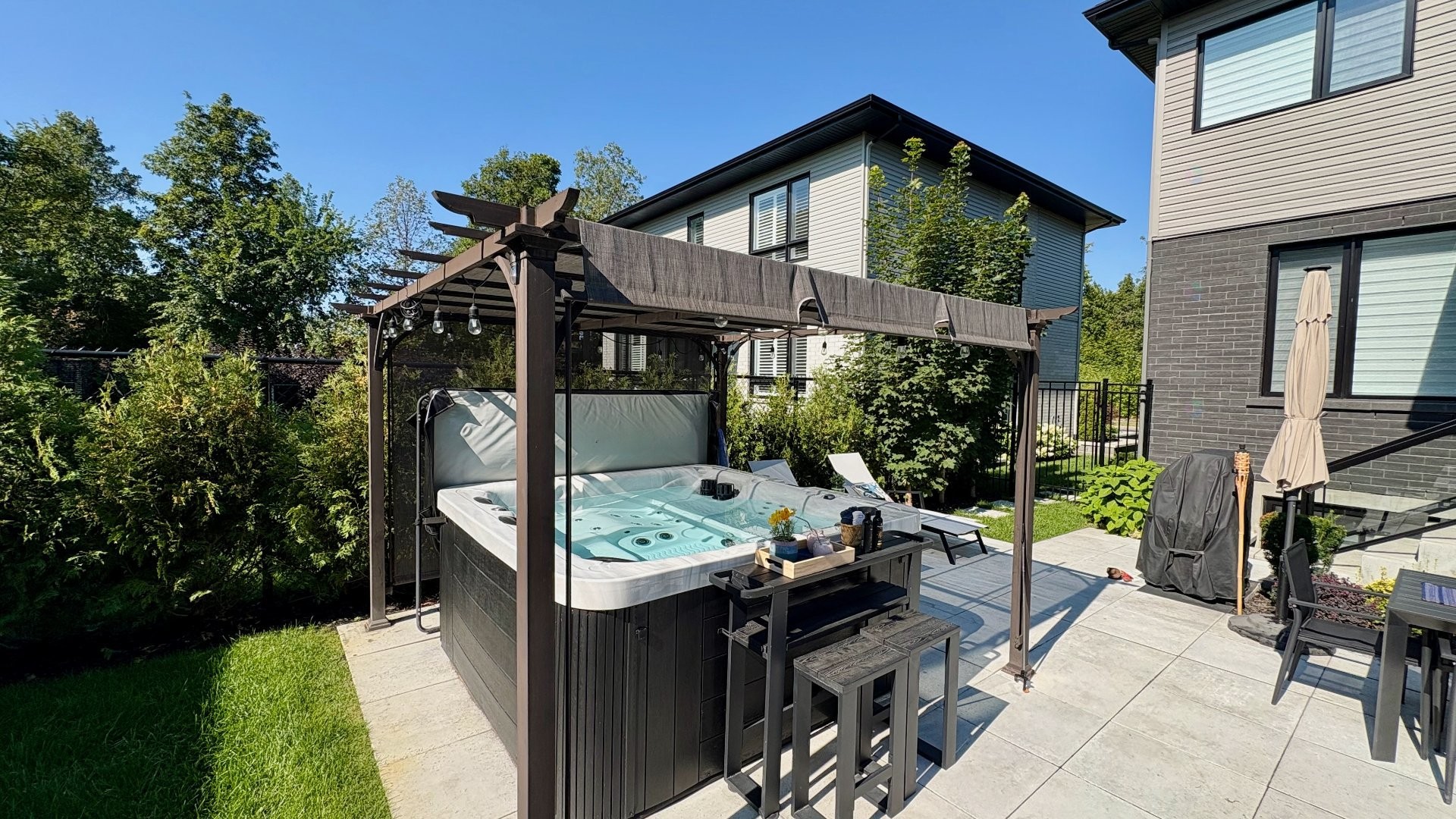 









744


Rue Paul-Doyon

,
Boucherville,




QC
J4B8R7

