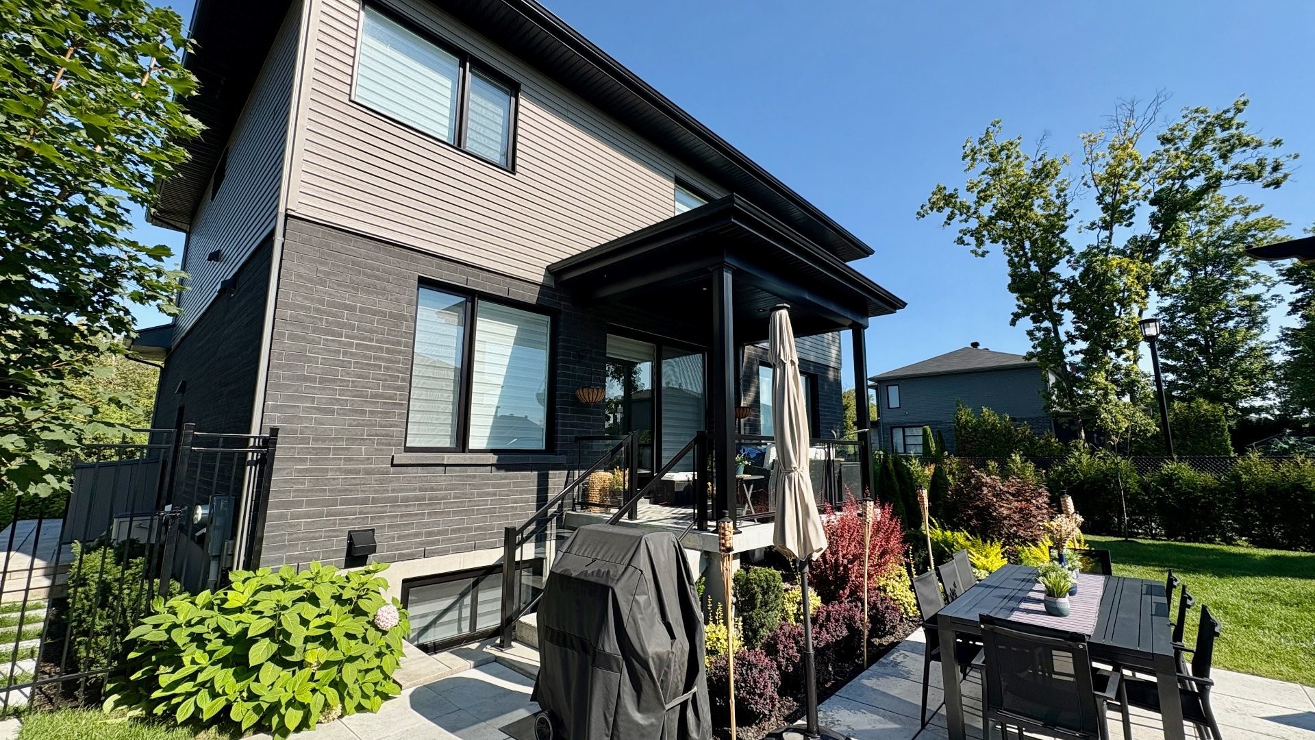 









744


Rue Paul-Doyon

,
Boucherville,




QC
J4B8R7

