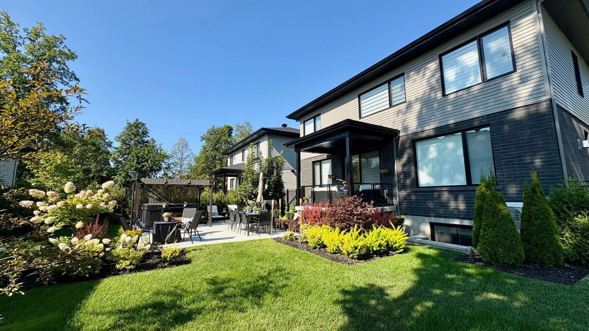 









744


Rue Paul-Doyon

,
Boucherville,




QC
J4B8R7

