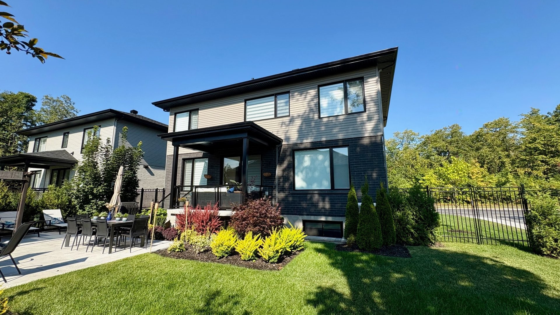 









744


Rue Paul-Doyon

,
Boucherville,




QC
J4B8R7

