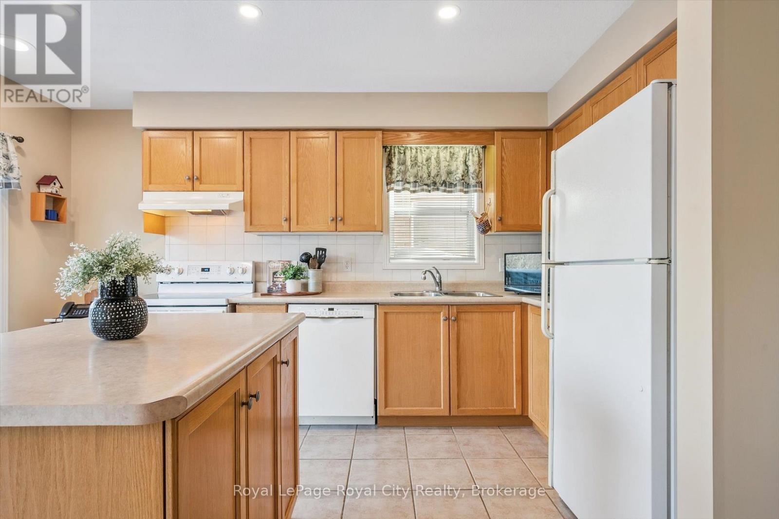 












347 STARWOOD DRIVE

,
Guelph (Grange Road),




Ontario
N1E7A1

