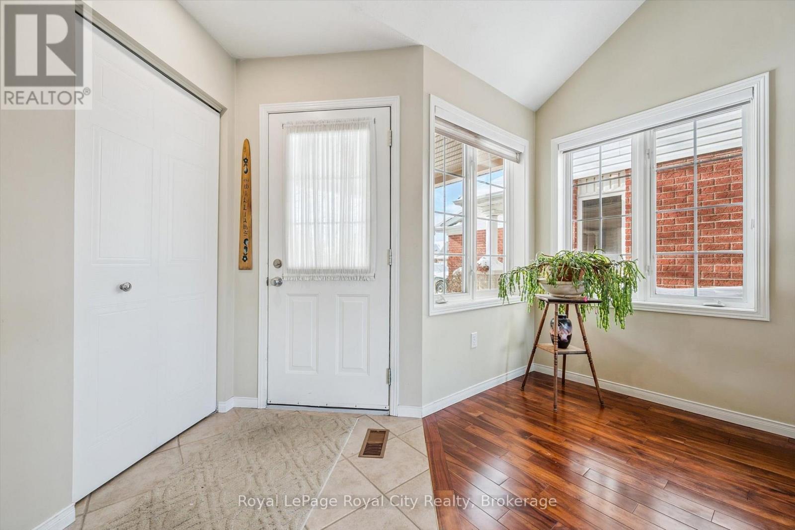 












347 STARWOOD DRIVE

,
Guelph (Grange Road),




Ontario
N1E7A1

