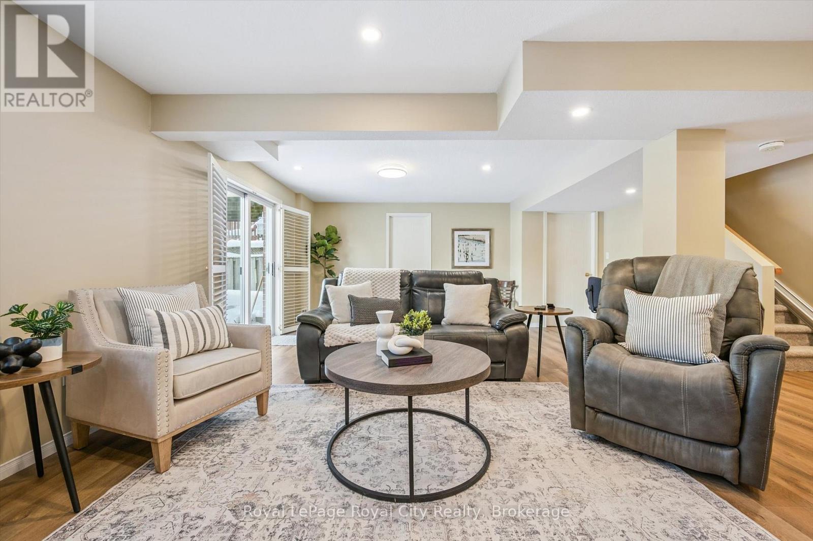 












347 STARWOOD DRIVE

,
Guelph (Grange Road),




Ontario
N1E7A1

