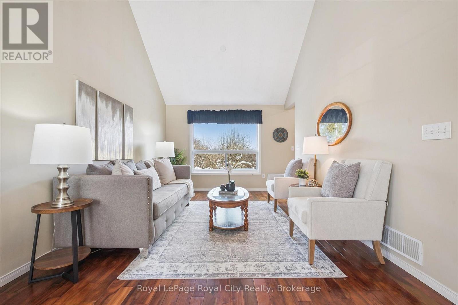 












347 STARWOOD DRIVE

,
Guelph (Grange Road),




Ontario
N1E7A1

