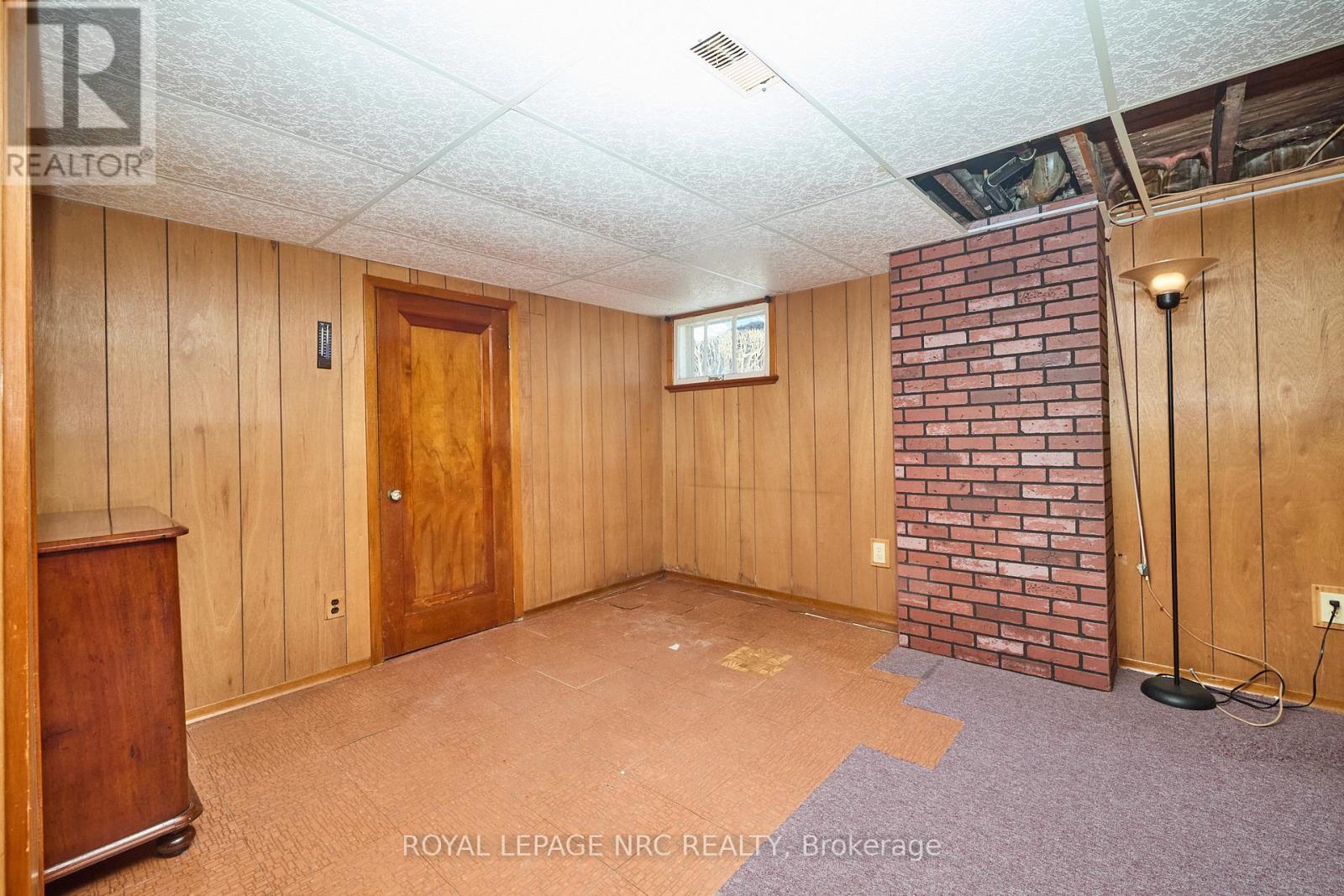 












218 CARLTON STREET

,
St. Catharines (Downtown),




Ontario
L2R1S7

