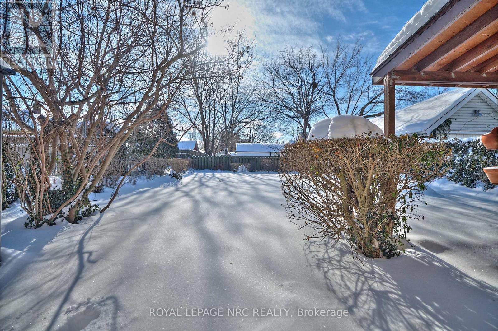 












218 CARLTON STREET

,
St. Catharines (Downtown),




Ontario
L2R1S7

