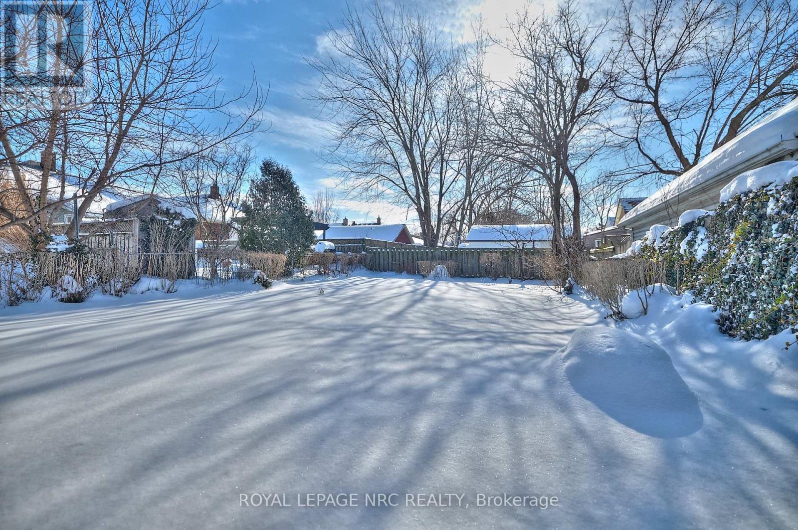 












218 CARLTON STREET

,
St. Catharines (Downtown),




Ontario
L2R1S7

