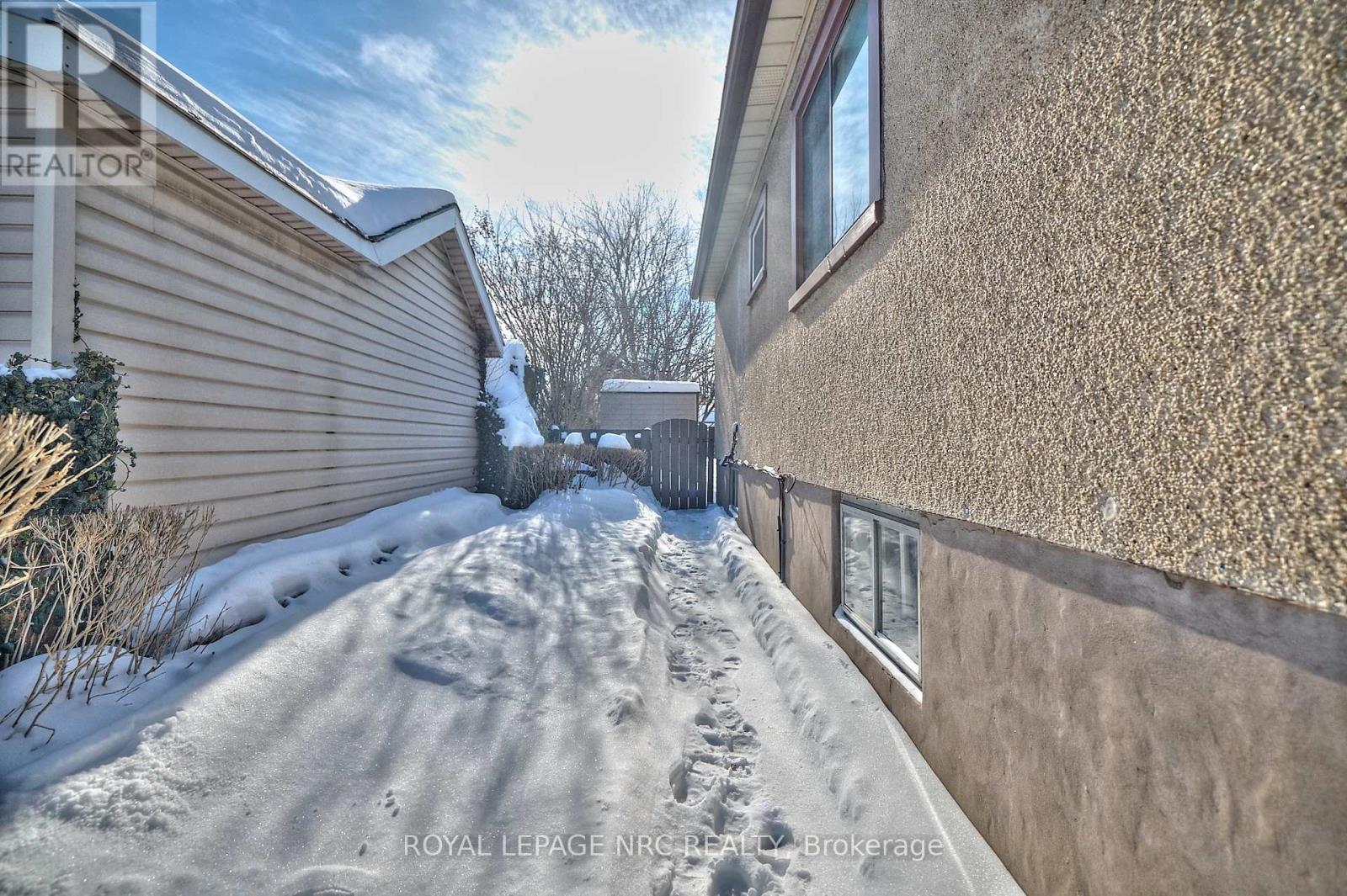 












218 CARLTON STREET

,
St. Catharines (Downtown),




Ontario
L2R1S7

