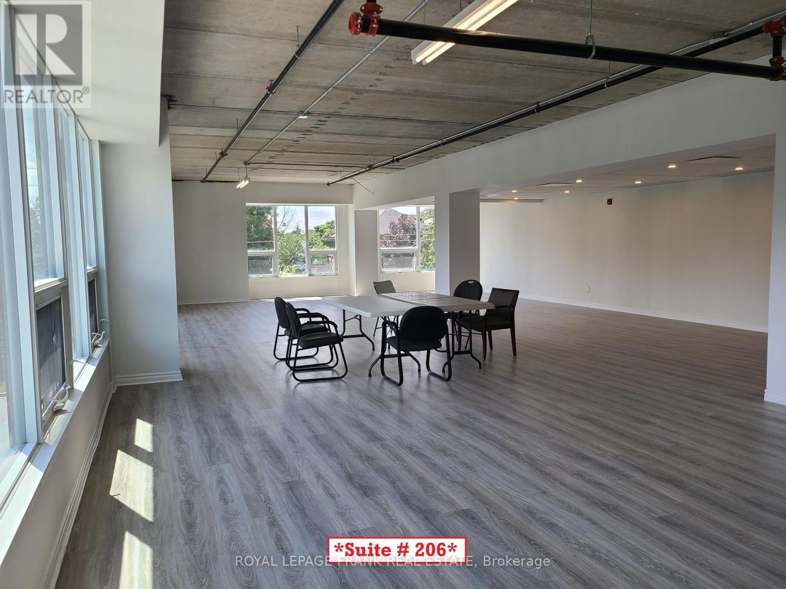 












205-207 - 109 KING AVENUE

,
Clarington (Newcastle),




Ontario
L1B1H3

