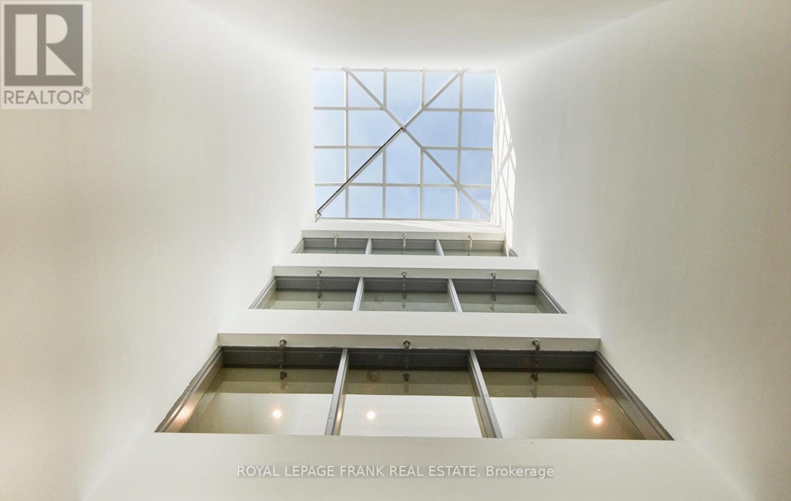 












205-207 - 109 KING AVENUE

,
Clarington (Newcastle),




Ontario
L1B1H3

